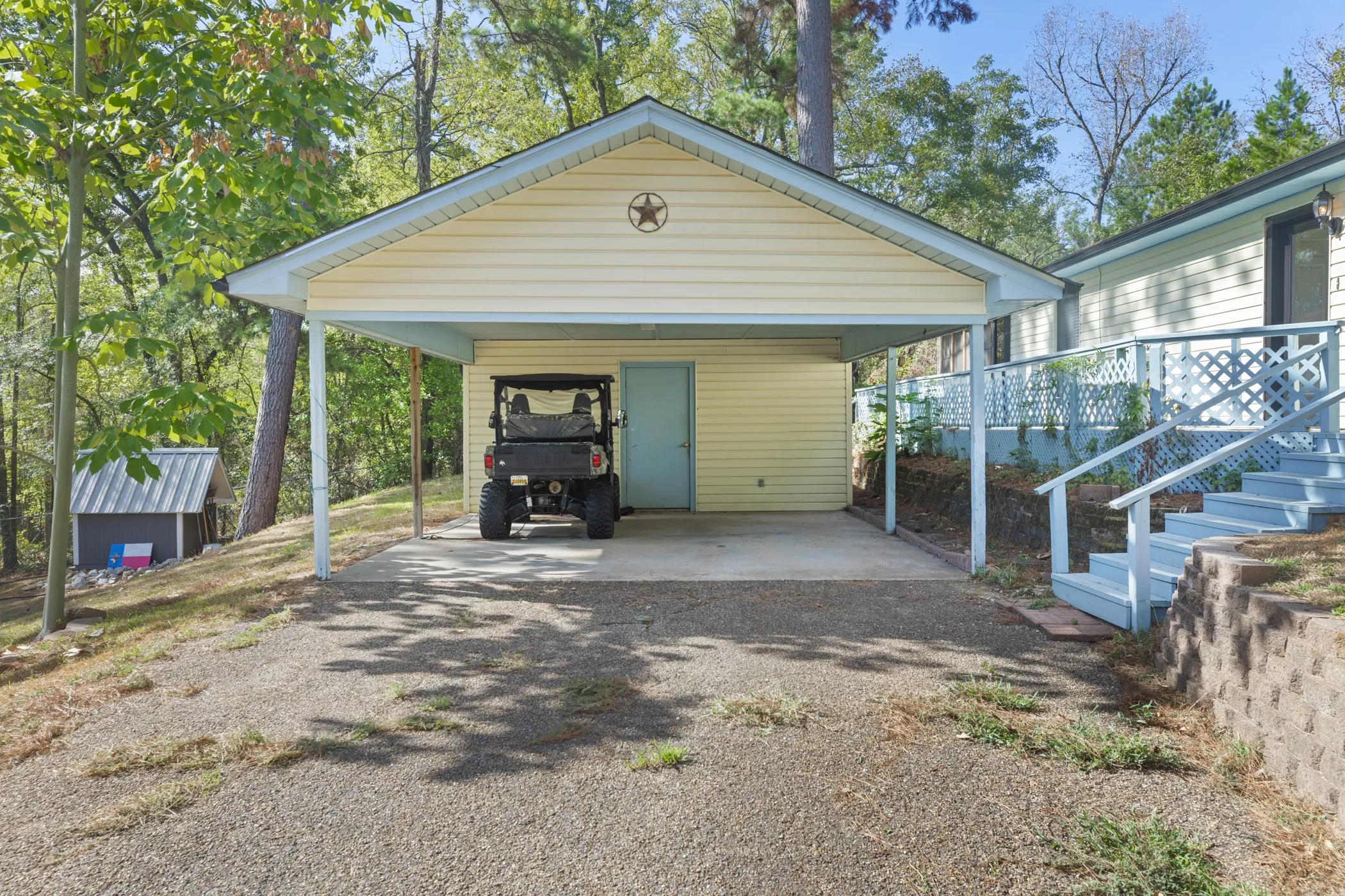 Single Family Residence For Sale in Smith County , 1656 Pineview Lane, Hideaway, Texas 75771, 3 Bedroom, 2 Bathroom, 2 Garage spaces, 1,903 Sqft, built in 1986, mls#21393026, Real Estate Agent in Hideaway, Homes For Sale in Smith county, Homes For Sale in Hideaway, Realtor in Hideaway Texas, Real Estate Brokerage Independent Realty Texas, Luminita Cordes Realtor
