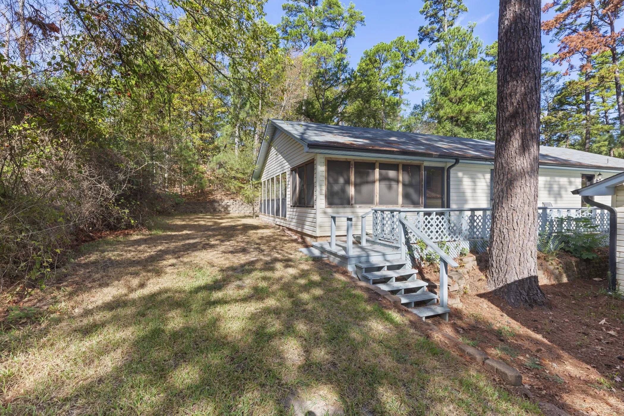 Single Family Residence For Sale in Smith County , 1656 Pineview Lane, Hideaway, Texas 75771, 3 Bedroom, 2 Bathroom, 2 Garage spaces, 1,903 Sqft, built in 1986, mls#21393026, Real Estate Agent in Hideaway, Homes For Sale in Smith county, Homes For Sale in Hideaway, Realtor in Hideaway Texas, Real Estate Brokerage Independent Realty Texas, Luminita Cordes Realtor