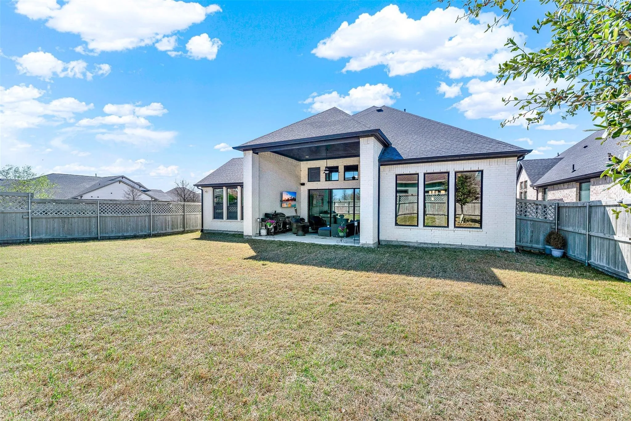 Single Family Residence For Sale in Denton County , 915 Blueberry Way, Northlake, Texas 76247, 4 Bedroom, 4 Bathroom, 3 Garage spaces, 3,699 Sqft, built in 2020, mls#21390714, Real Estate Agent in Northlake, Homes For Sale in Denton county, Homes For Sale in Northlake, Realtor in Northlake Texas, Real Estate Brokerage Independent Realty Texas, Luminita Cordes Realtor