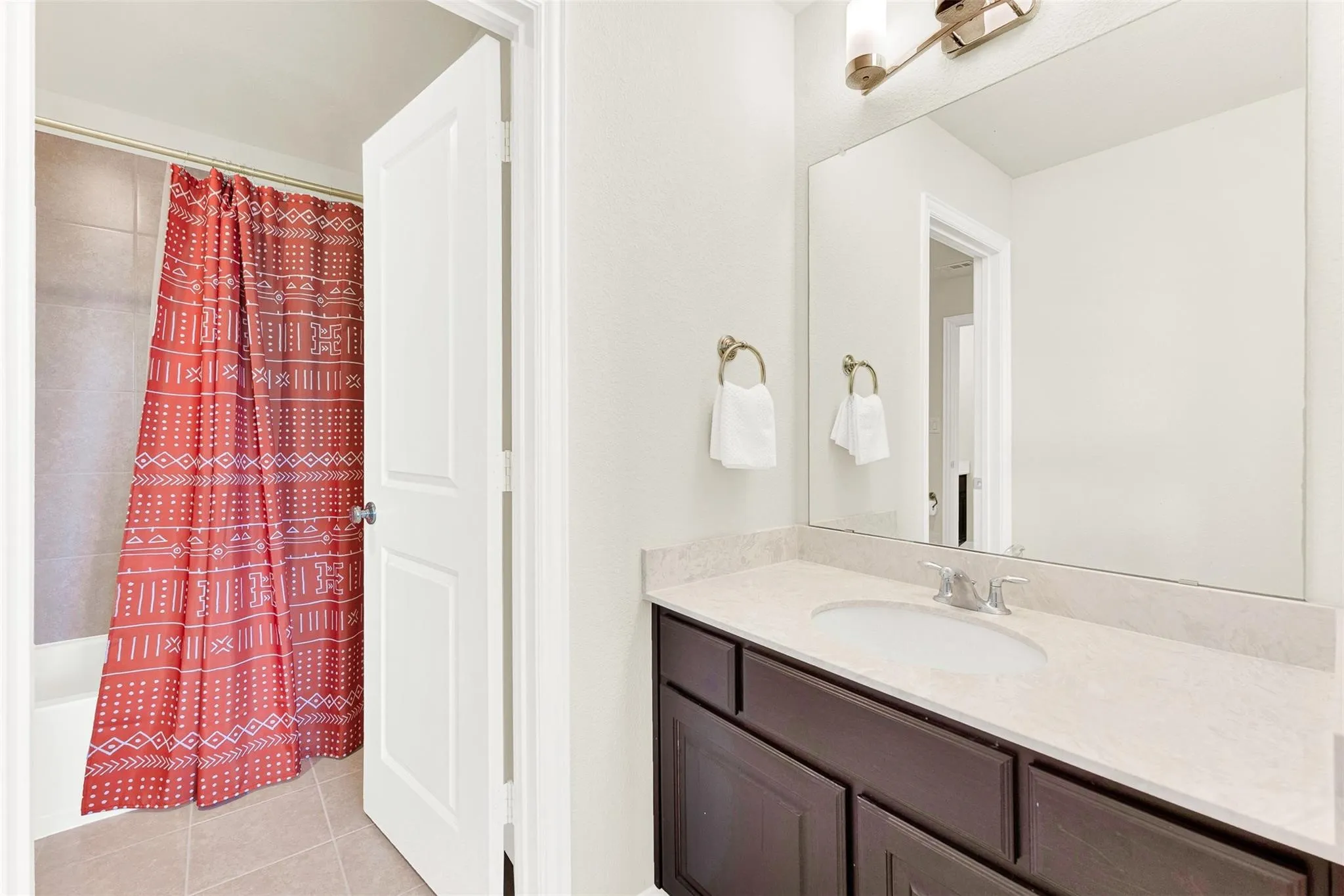 Single Family Residence For Sale in Denton County , 915 Blueberry Way, Northlake, Texas 76247, 4 Bedroom, 4 Bathroom, 3 Garage spaces, 3,699 Sqft, built in 2020, mls#21390714, Real Estate Agent in Northlake, Homes For Sale in Denton county, Homes For Sale in Northlake, Realtor in Northlake Texas, Real Estate Brokerage Independent Realty Texas, Luminita Cordes Realtor