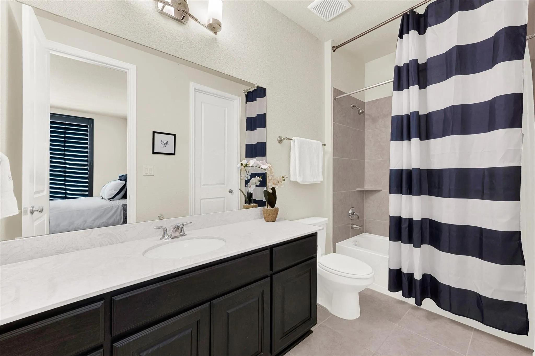 Single Family Residence For Sale in Denton County , 915 Blueberry Way, Northlake, Texas 76247, 4 Bedroom, 4 Bathroom, 3 Garage spaces, 3,699 Sqft, built in 2020, mls#21390714, Real Estate Agent in Northlake, Homes For Sale in Denton county, Homes For Sale in Northlake, Realtor in Northlake Texas, Real Estate Brokerage Independent Realty Texas, Luminita Cordes Realtor