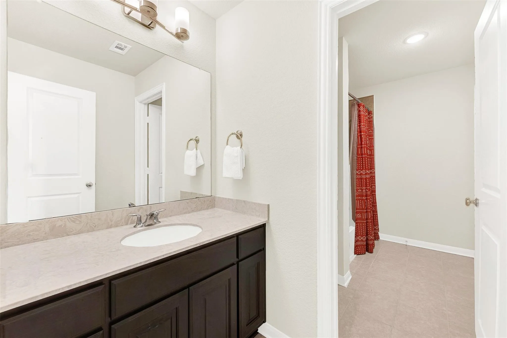 Single Family Residence For Sale in Denton County , 915 Blueberry Way, Northlake, Texas 76247, 4 Bedroom, 4 Bathroom, 3 Garage spaces, 3,699 Sqft, built in 2020, mls#21390714, Real Estate Agent in Northlake, Homes For Sale in Denton county, Homes For Sale in Northlake, Realtor in Northlake Texas, Real Estate Brokerage Independent Realty Texas, Luminita Cordes Realtor