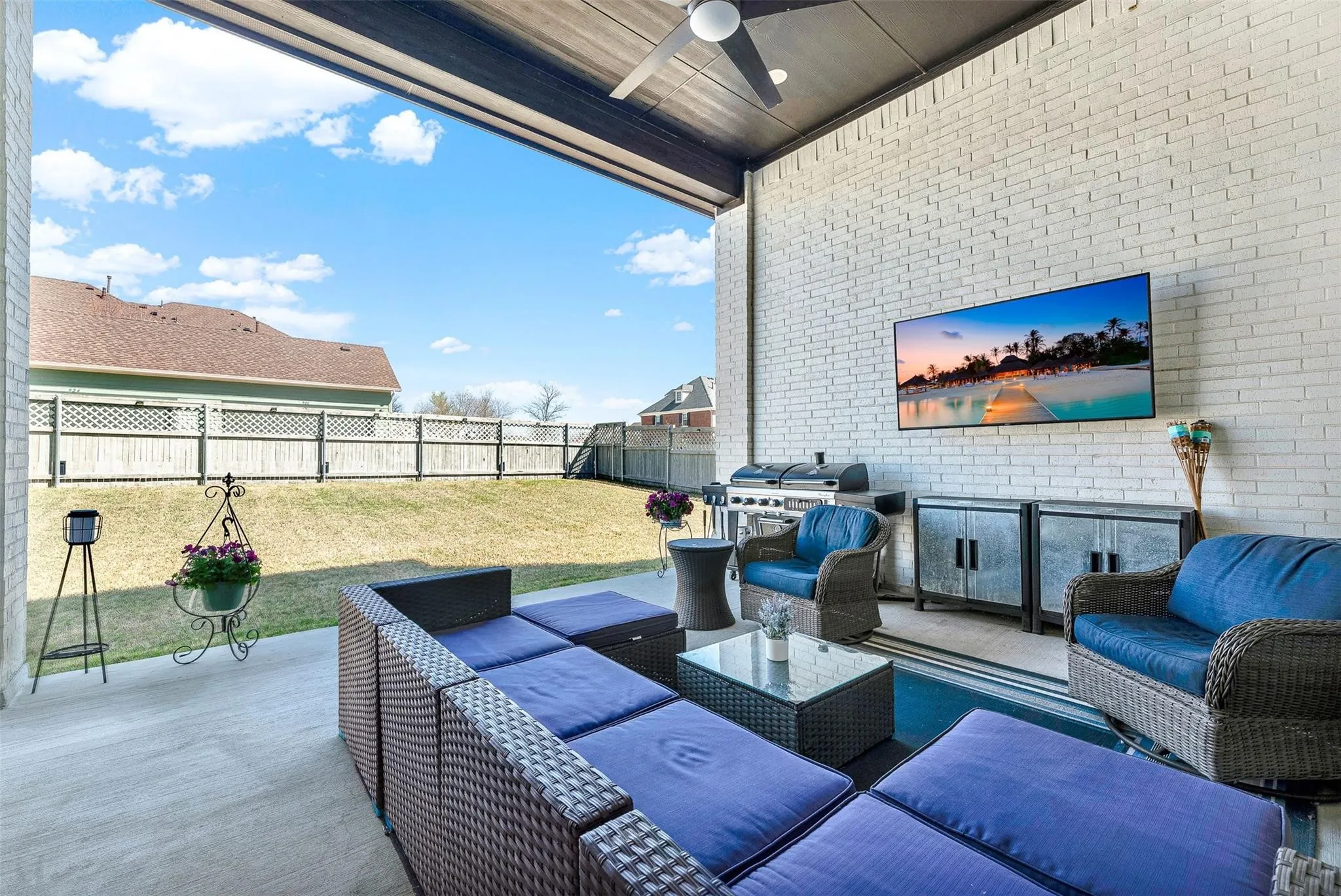 Single Family Residence For Sale in Denton County , 915 Blueberry Way, Northlake, Texas 76247, 4 Bedroom, 4 Bathroom, 3 Garage spaces, 3,699 Sqft, built in 2020, mls#21390714, Real Estate Agent in Northlake, Homes For Sale in Denton county, Homes For Sale in Northlake, Realtor in Northlake Texas, Real Estate Brokerage Independent Realty Texas, Luminita Cordes Realtor