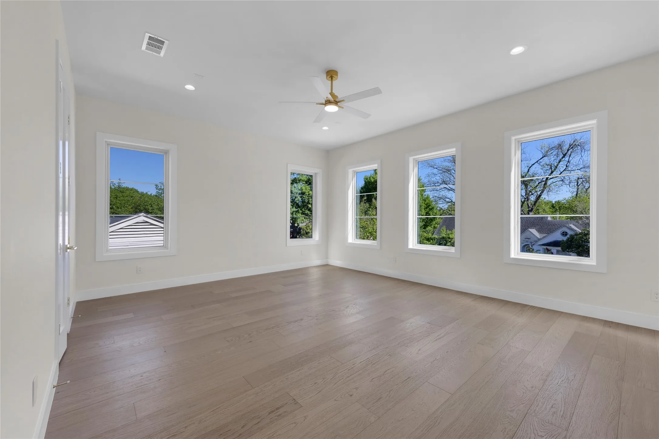 Single Family Residence For Rent in Dallas County , 6055 Ellsworth Avenue, Dallas, Texas 75206, 5 Bedroom, 5 Bathroom, 2 Garage spaces, 4,714 Sqft, built in 2026, mls#21393016, Real Estate Agent in Dallas, Homes For Rent in Dallas county, Homes For Rent in Dallas, Realtor in Dallas Texas, Real Estate Brokerage Independent Realty Texas, Luminita Cordes Realtor