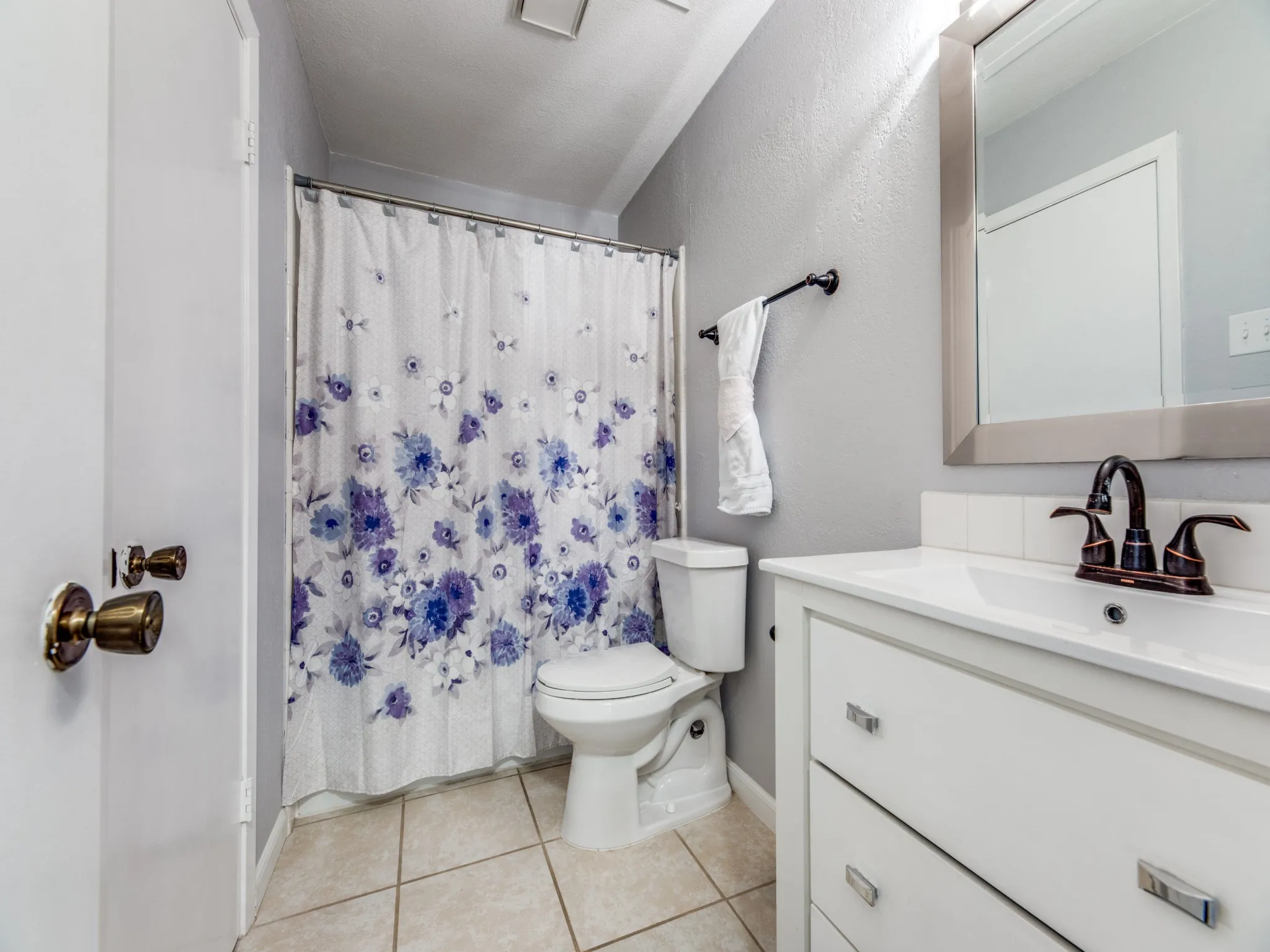 Condominium For Rent in Dallas County , 336 Melrose Drive 7C, Richardson, Texas 75080, 2 Bedroom, 2 Bathroom, Garage spaces, 1,083 Sqft, built in 1983, mls#21393047, Real Estate Agent in Richardson, Homes For Rent in Dallas county, Homes For Rent in Richardson, Realtor in Richardson Texas, Real Estate Brokerage Independent Realty Texas, Luminita Cordes Realtor