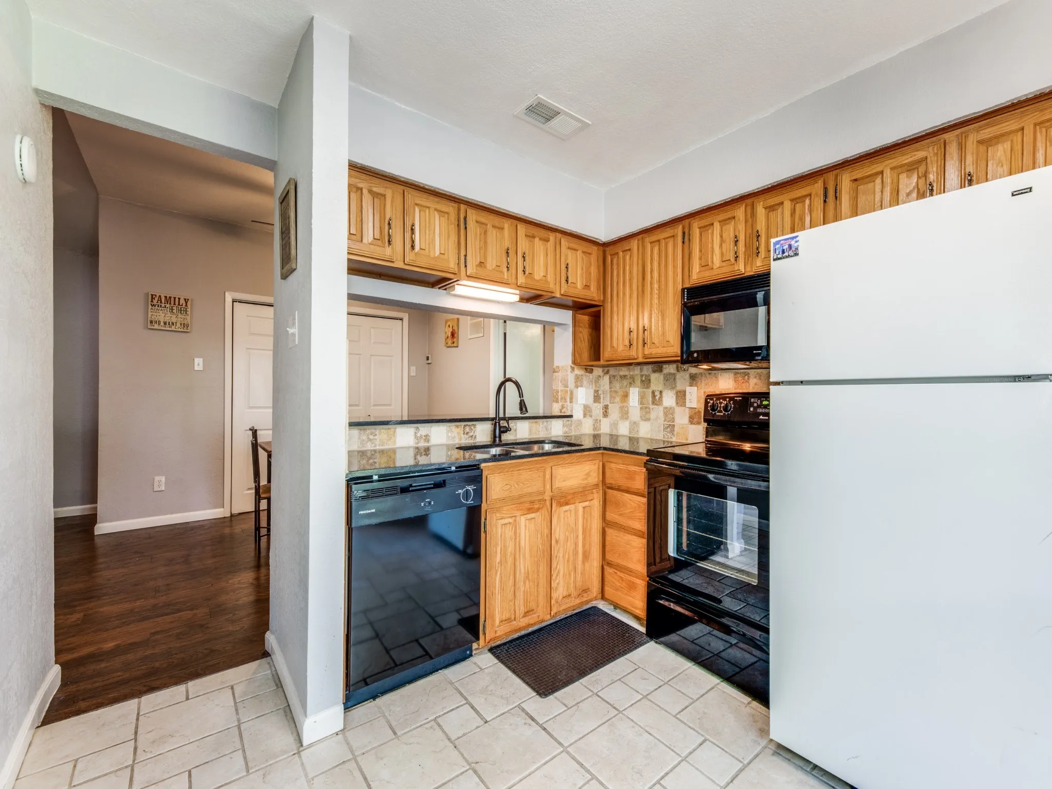 Condominium For Rent in Dallas County , 336 Melrose Drive 7C, Richardson, Texas 75080, 2 Bedroom, 2 Bathroom, Garage spaces, 1,083 Sqft, built in 1983, mls#21393047, Real Estate Agent in Richardson, Homes For Rent in Dallas county, Homes For Rent in Richardson, Realtor in Richardson Texas, Real Estate Brokerage Independent Realty Texas, Luminita Cordes Realtor