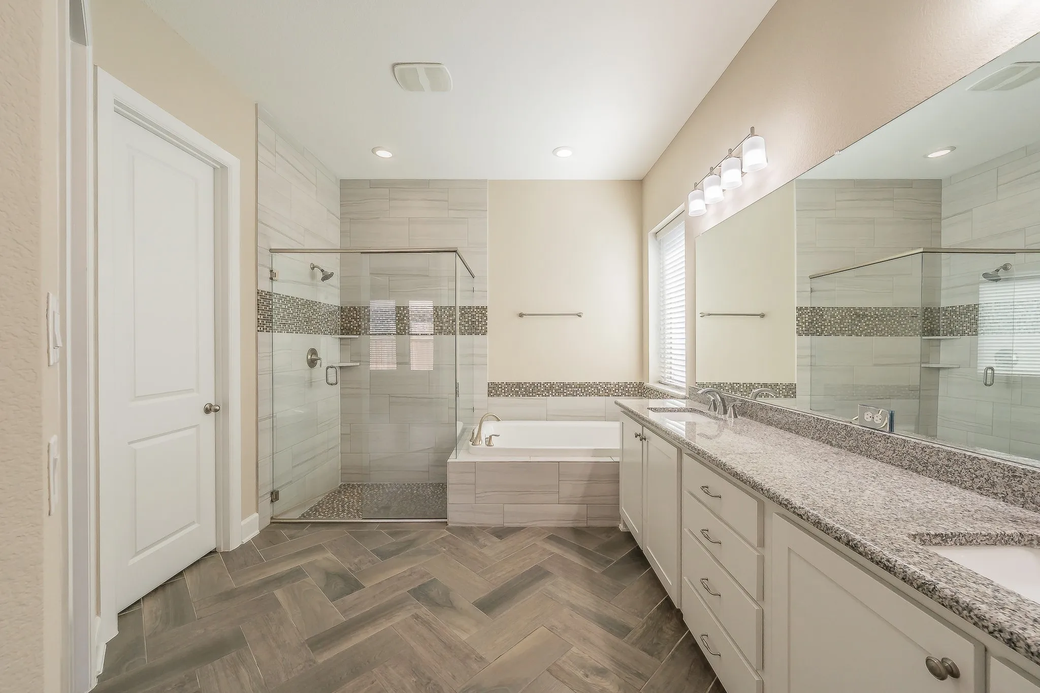 Single Family Residence For Sale in Johnson County , 1102 Rendon Place, Mansfield, Texas 76063, 4 Bedroom, 3 Bathroom, 3 Garage spaces, 3,127 Sqft, built in 2017, mls#21393048, Real Estate Agent in Mansfield, Homes For Sale in Johnson county, Homes For Sale in Mansfield, Realtor in Mansfield Texas, Real Estate Brokerage Independent Realty Texas, Luminita Cordes Realtor