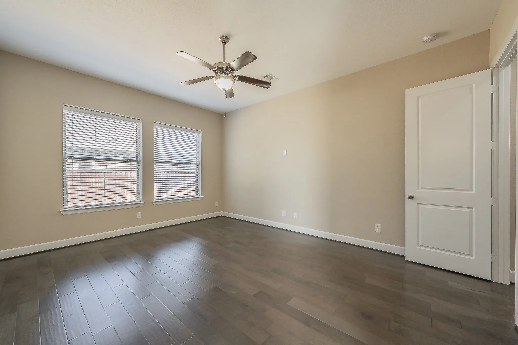 Single Family Residence For Sale in Johnson County , 1102 Rendon Place, Mansfield, Texas 76063, 4 Bedroom, 3 Bathroom, 3 Garage spaces, 3,127 Sqft, built in 2017, mls#21393048, Real Estate Agent in Mansfield, Homes For Sale in Johnson county, Homes For Sale in Mansfield, Realtor in Mansfield Texas, Real Estate Brokerage Independent Realty Texas, Luminita Cordes Realtor