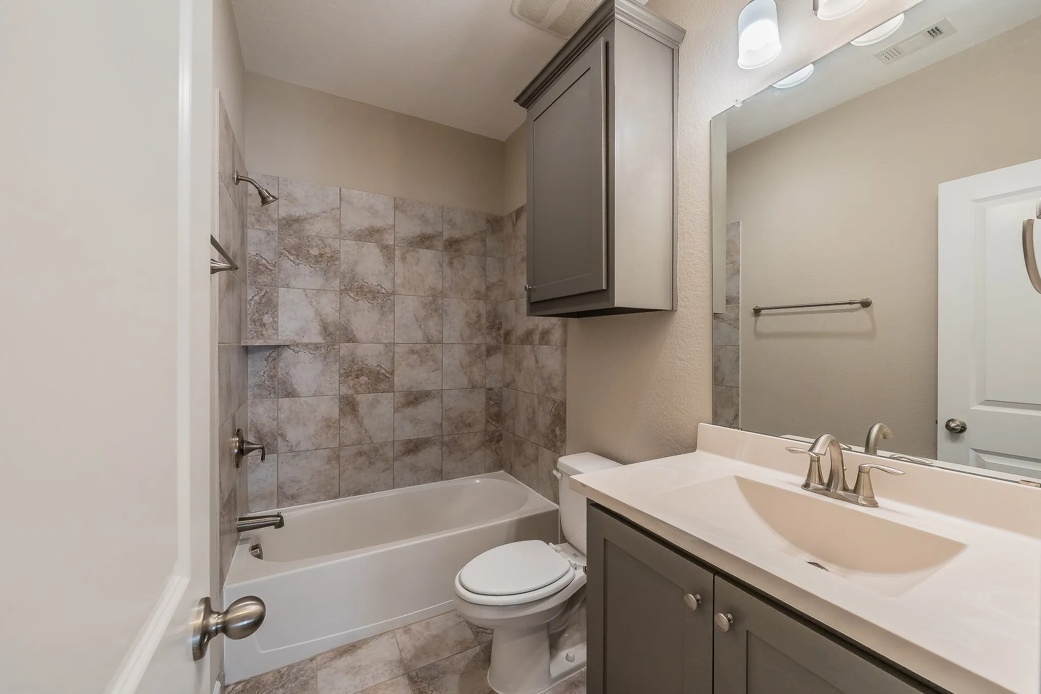 Single Family Residence For Sale in Johnson County , 1102 Rendon Place, Mansfield, Texas 76063, 4 Bedroom, 3 Bathroom, 3 Garage spaces, 3,127 Sqft, built in 2017, mls#21393048, Real Estate Agent in Mansfield, Homes For Sale in Johnson county, Homes For Sale in Mansfield, Realtor in Mansfield Texas, Real Estate Brokerage Independent Realty Texas, Luminita Cordes Realtor