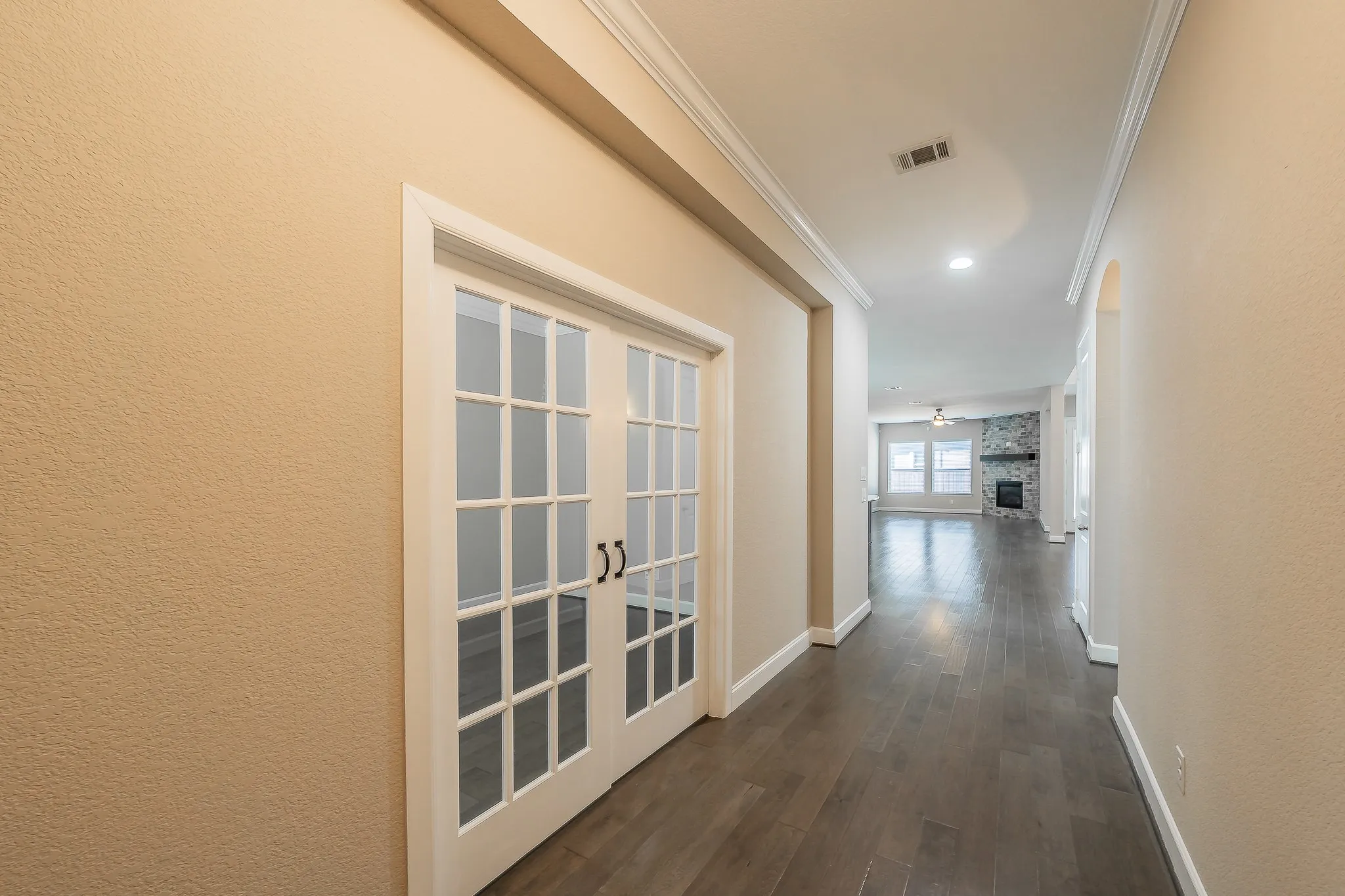 Single Family Residence For Sale in Johnson County , 1102 Rendon Place, Mansfield, Texas 76063, 4 Bedroom, 3 Bathroom, 3 Garage spaces, 3,127 Sqft, built in 2017, mls#21393048, Real Estate Agent in Mansfield, Homes For Sale in Johnson county, Homes For Sale in Mansfield, Realtor in Mansfield Texas, Real Estate Brokerage Independent Realty Texas, Luminita Cordes Realtor
