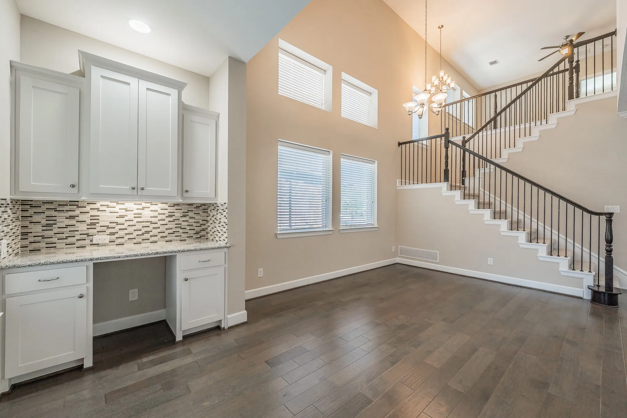 Single Family Residence For Sale in Johnson County , 1102 Rendon Place, Mansfield, Texas 76063, 4 Bedroom, 3 Bathroom, 3 Garage spaces, 3,127 Sqft, built in 2017, mls#21393048, Real Estate Agent in Mansfield, Homes For Sale in Johnson county, Homes For Sale in Mansfield, Realtor in Mansfield Texas, Real Estate Brokerage Independent Realty Texas, Luminita Cordes Realtor