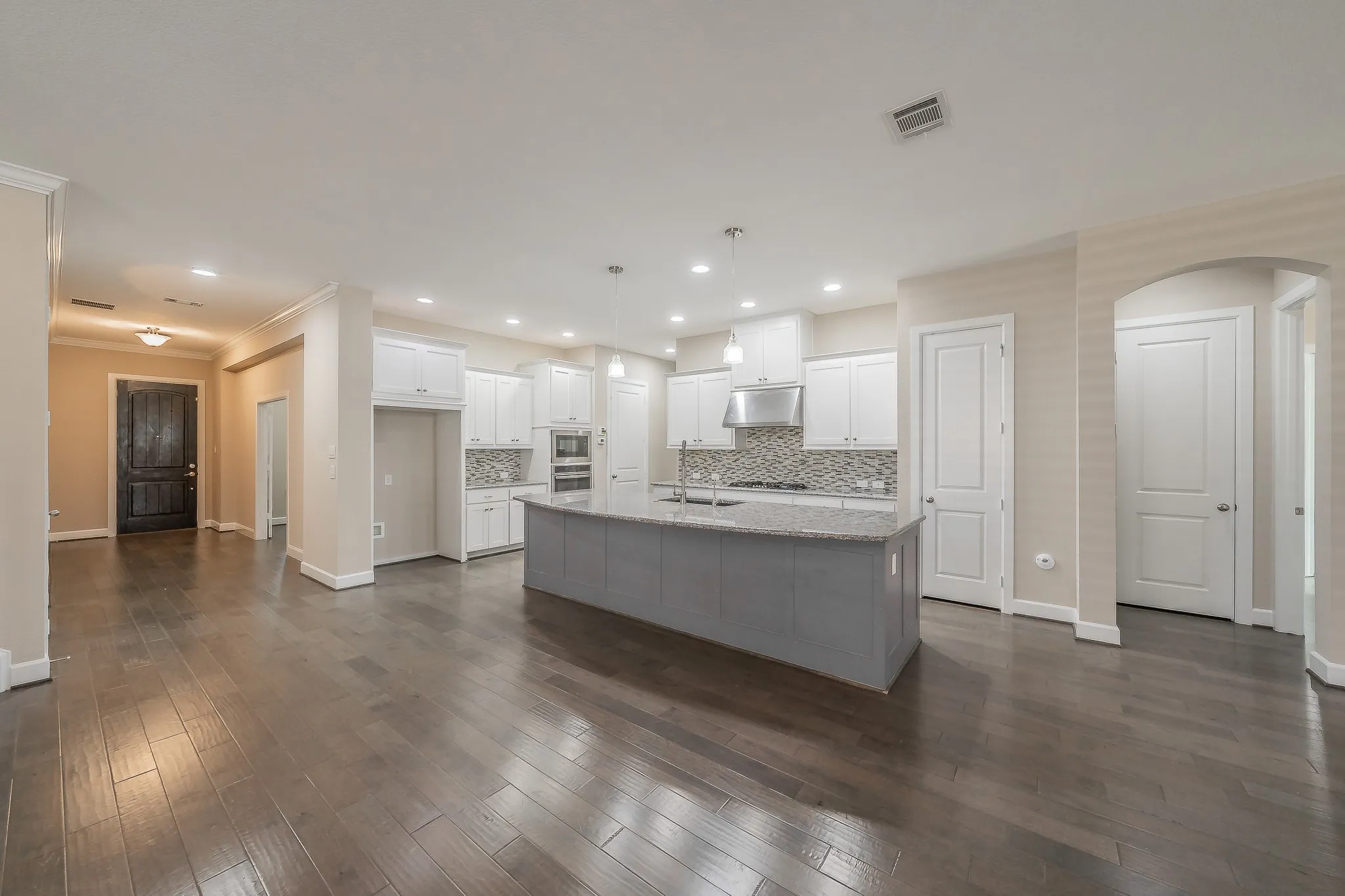 Single Family Residence For Sale in Johnson County , 1102 Rendon Place, Mansfield, Texas 76063, 4 Bedroom, 3 Bathroom, 3 Garage spaces, 3,127 Sqft, built in 2017, mls#21393048, Real Estate Agent in Mansfield, Homes For Sale in Johnson county, Homes For Sale in Mansfield, Realtor in Mansfield Texas, Real Estate Brokerage Independent Realty Texas, Luminita Cordes Realtor