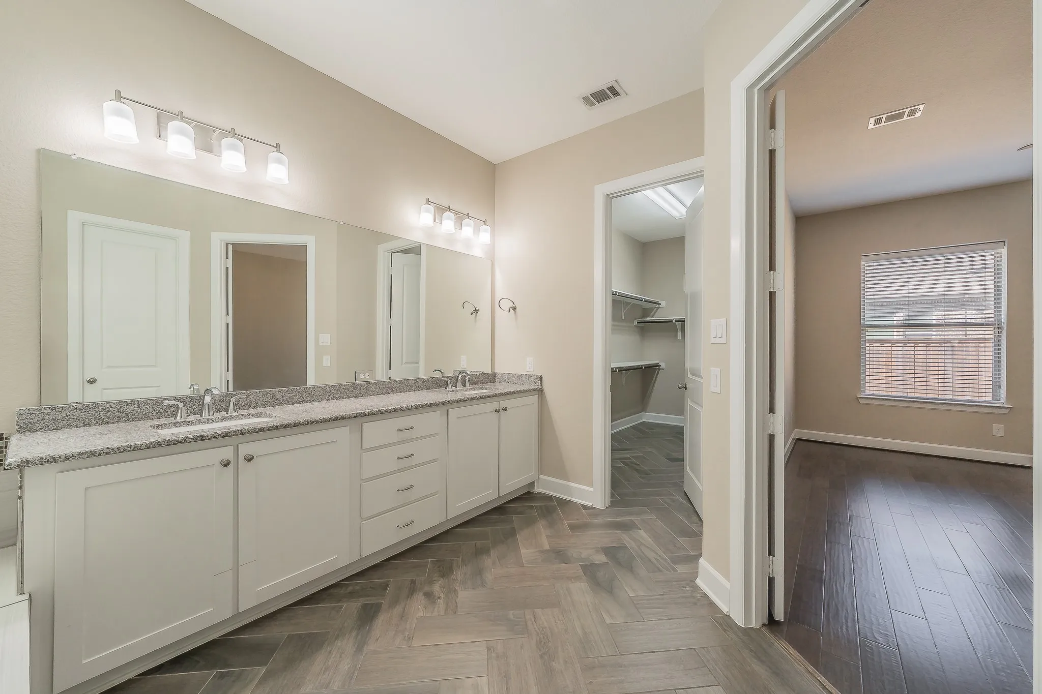 Single Family Residence For Sale in Johnson County , 1102 Rendon Place, Mansfield, Texas 76063, 4 Bedroom, 3 Bathroom, 3 Garage spaces, 3,127 Sqft, built in 2017, mls#21393048, Real Estate Agent in Mansfield, Homes For Sale in Johnson county, Homes For Sale in Mansfield, Realtor in Mansfield Texas, Real Estate Brokerage Independent Realty Texas, Luminita Cordes Realtor
