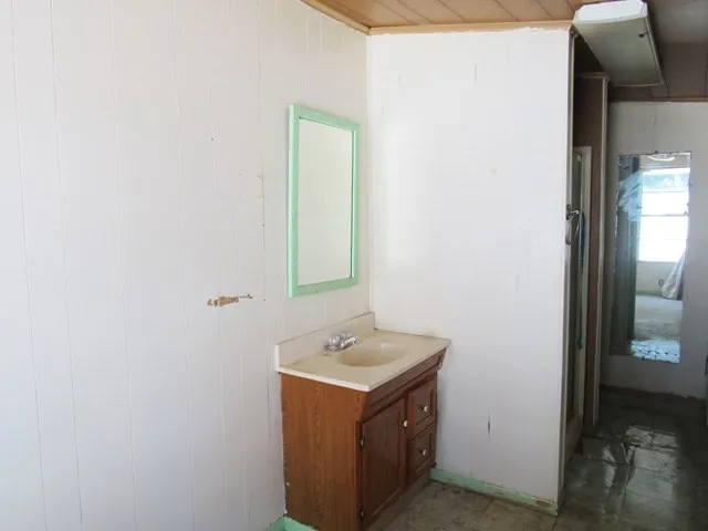 Single Family Residence For Sale in Bosque County , 413 S Avenue G, Clifton, Texas 76634, 5 Bedroom, 3 Bathroom, Garage spaces, 3,587 Sqft, built in 1950, mls#21393036, Real Estate Agent in Clifton, Homes For Sale in Bosque county, Homes For Sale in Clifton, Realtor in Clifton Texas, Real Estate Brokerage Independent Realty Texas, Luminita Cordes Realtor