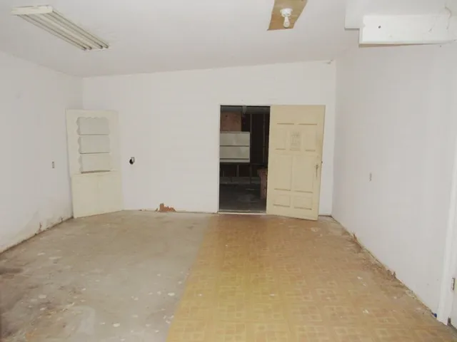 Single Family Residence For Sale in Bosque County , 413 S Avenue G, Clifton, Texas 76634, 5 Bedroom, 3 Bathroom, Garage spaces, 3,587 Sqft, built in 1950, mls#21393036, Real Estate Agent in Clifton, Homes For Sale in Bosque county, Homes For Sale in Clifton, Realtor in Clifton Texas, Real Estate Brokerage Independent Realty Texas, Luminita Cordes Realtor