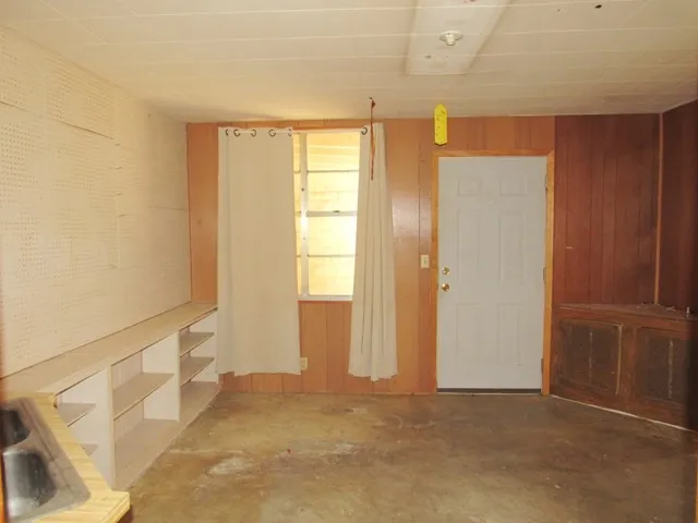 Single Family Residence For Sale in Bosque County , 413 S Avenue G, Clifton, Texas 76634, 5 Bedroom, 3 Bathroom, Garage spaces, 3,587 Sqft, built in 1950, mls#21393036, Real Estate Agent in Clifton, Homes For Sale in Bosque county, Homes For Sale in Clifton, Realtor in Clifton Texas, Real Estate Brokerage Independent Realty Texas, Luminita Cordes Realtor