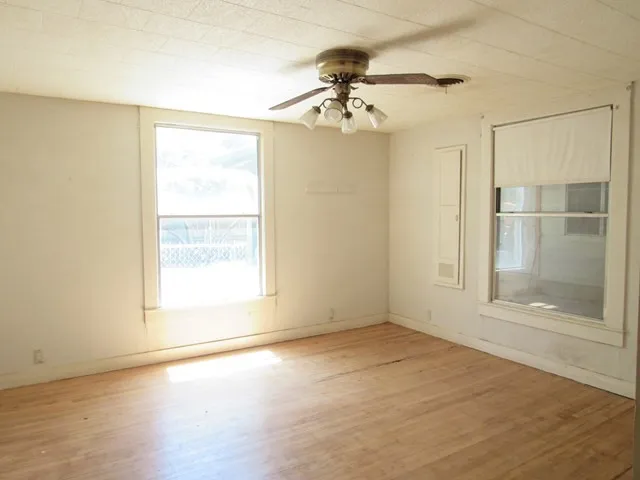 Single Family Residence For Sale in Bosque County , 413 S Avenue G, Clifton, Texas 76634, 5 Bedroom, 3 Bathroom, Garage spaces, 3,587 Sqft, built in 1950, mls#21393036, Real Estate Agent in Clifton, Homes For Sale in Bosque county, Homes For Sale in Clifton, Realtor in Clifton Texas, Real Estate Brokerage Independent Realty Texas, Luminita Cordes Realtor