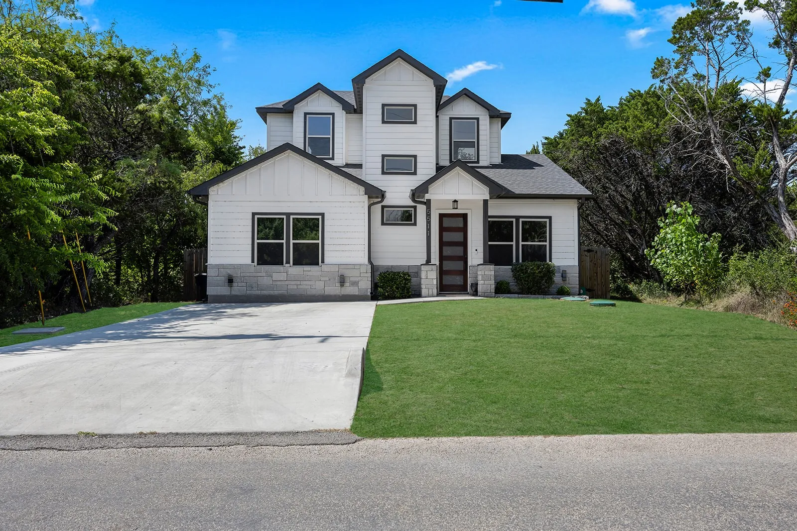 Single Family Residence For Rent in Hood County , 5511 Black Pine Circle, Granbury, Texas 76048, 3 Bedroom, 3 Bathroom, Garage spaces, 1,569 Sqft, built in 2024, mls#21393050, Real Estate Agent in Granbury, Homes For Rent in Hood county, Homes For Rent in Granbury, Realtor in Granbury Texas, Real Estate Brokerage Independent Realty Texas, Luminita Cordes Realtor