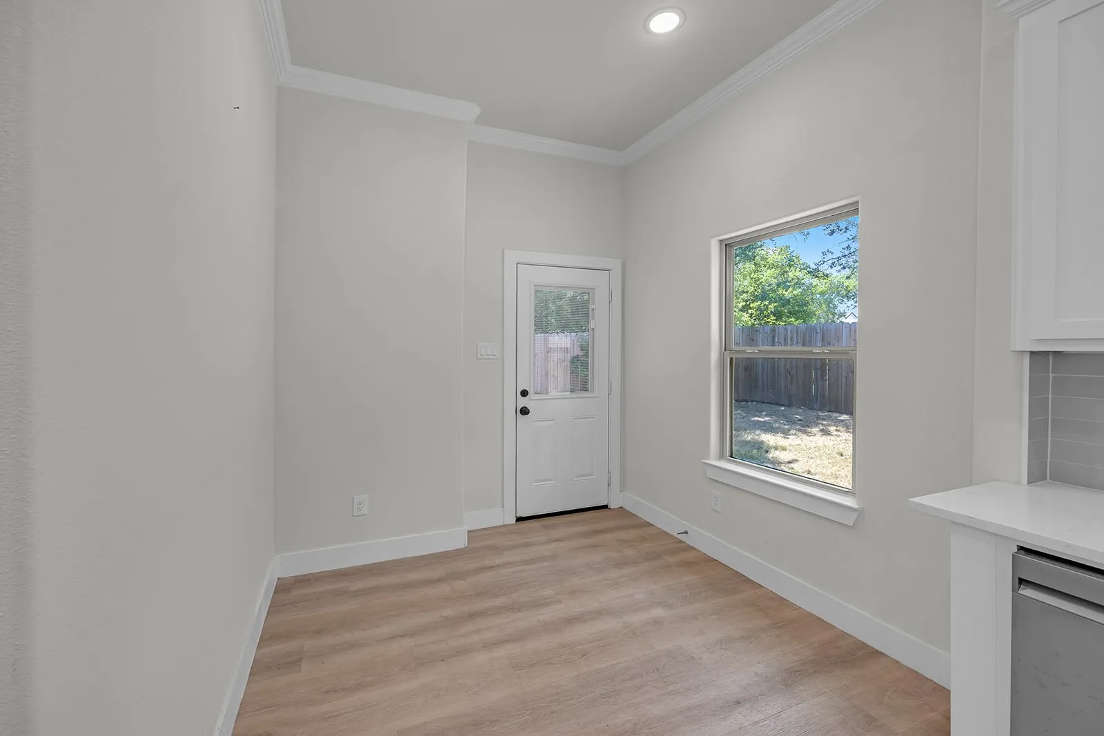 Single Family Residence For Rent in Hood County , 5511 Black Pine Circle, Granbury, Texas 76048, 3 Bedroom, 3 Bathroom, Garage spaces, 1,569 Sqft, built in 2024, mls#21393050, Real Estate Agent in Granbury, Homes For Rent in Hood county, Homes For Rent in Granbury, Realtor in Granbury Texas, Real Estate Brokerage Independent Realty Texas, Luminita Cordes Realtor