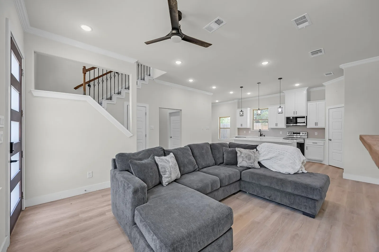 Single Family Residence For Rent in Hood County , 5511 Black Pine Circle, Granbury, Texas 76048, 3 Bedroom, 3 Bathroom, Garage spaces, 1,569 Sqft, built in 2024, mls#21393050, Real Estate Agent in Granbury, Homes For Rent in Hood county, Homes For Rent in Granbury, Realtor in Granbury Texas, Real Estate Brokerage Independent Realty Texas, Luminita Cordes Realtor