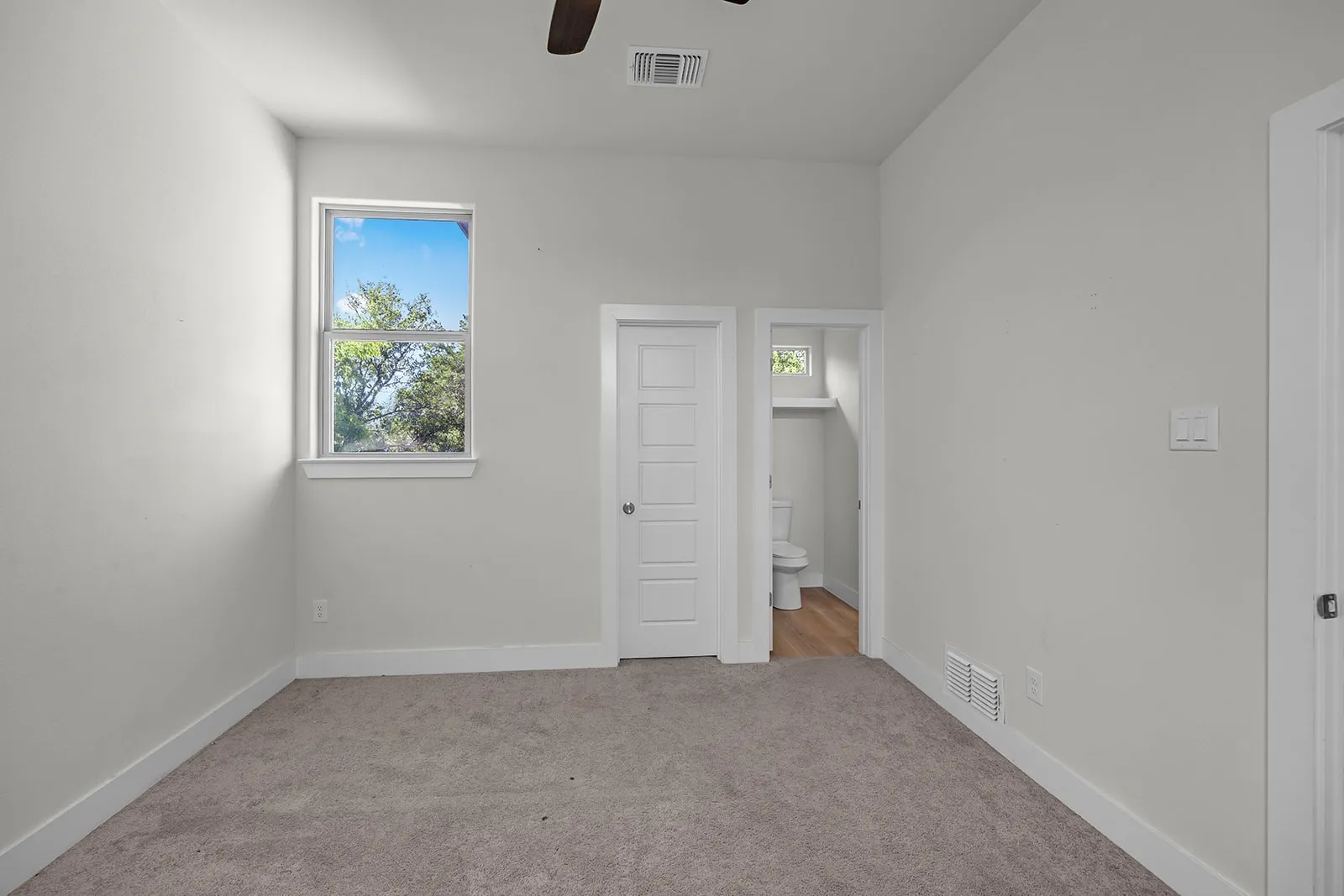 Single Family Residence For Rent in Hood County , 5511 Black Pine Circle, Granbury, Texas 76048, 3 Bedroom, 3 Bathroom, Garage spaces, 1,569 Sqft, built in 2024, mls#21393050, Real Estate Agent in Granbury, Homes For Rent in Hood county, Homes For Rent in Granbury, Realtor in Granbury Texas, Real Estate Brokerage Independent Realty Texas, Luminita Cordes Realtor