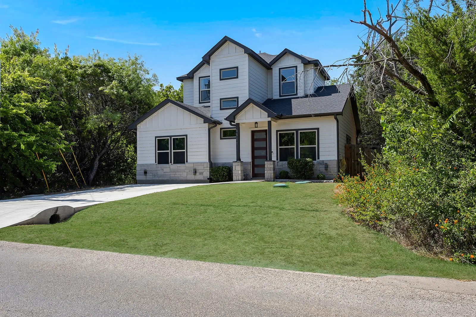 Single Family Residence For Rent in Hood County , 5511 Black Pine Circle, Granbury, Texas 76048, 3 Bedroom, 3 Bathroom, Garage spaces, 1,569 Sqft, built in 2024, mls#21393050, Real Estate Agent in Granbury, Homes For Rent in Hood county, Homes For Rent in Granbury, Realtor in Granbury Texas, Real Estate Brokerage Independent Realty Texas, Luminita Cordes Realtor