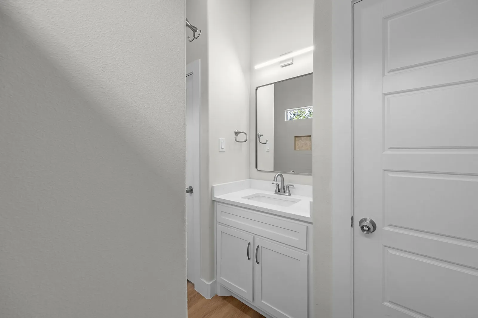 Single Family Residence For Rent in Hood County , 5511 Black Pine Circle, Granbury, Texas 76048, 3 Bedroom, 3 Bathroom, Garage spaces, 1,569 Sqft, built in 2024, mls#21393050, Real Estate Agent in Granbury, Homes For Rent in Hood county, Homes For Rent in Granbury, Realtor in Granbury Texas, Real Estate Brokerage Independent Realty Texas, Luminita Cordes Realtor