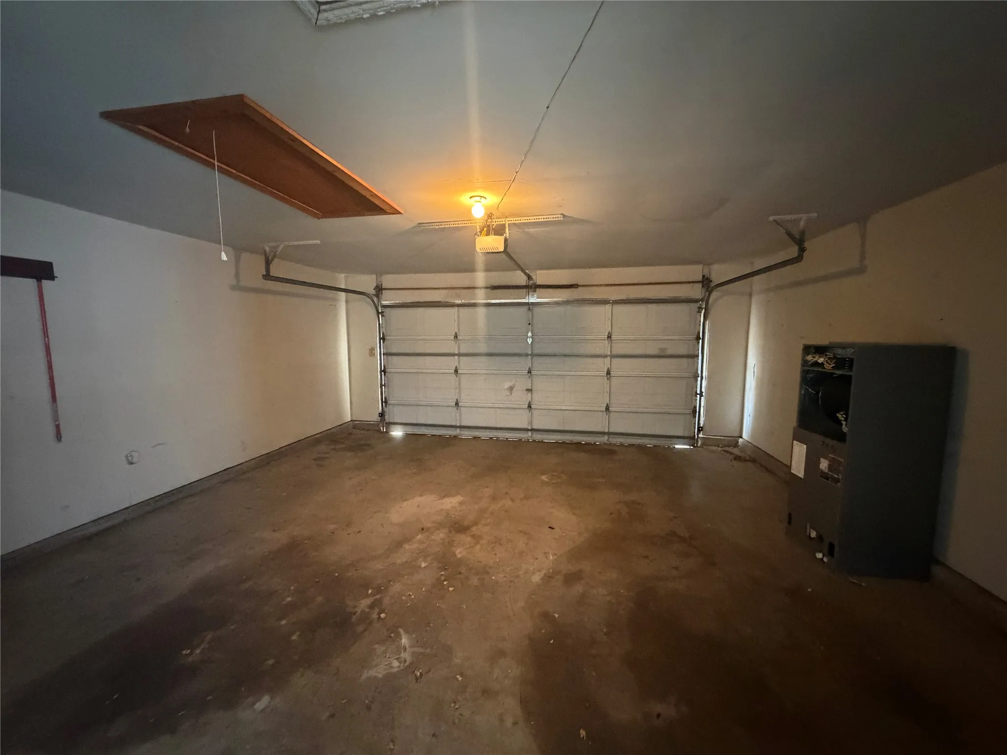 Single Family Residence For Rent in Dallas County , 825 Weaver Street, Cedar Hill, Texas 75104, 3 Bedroom, 2 Bathroom, 2 Garage spaces, 1,387 Sqft, built in 1988, mls#21392726, Real Estate Agent in Cedar Hill, Homes For Rent in Dallas county, Homes For Rent in Cedar Hill, Realtor in Cedar Hill Texas, Real Estate Brokerage Independent Realty Texas, Luminita Cordes Realtor