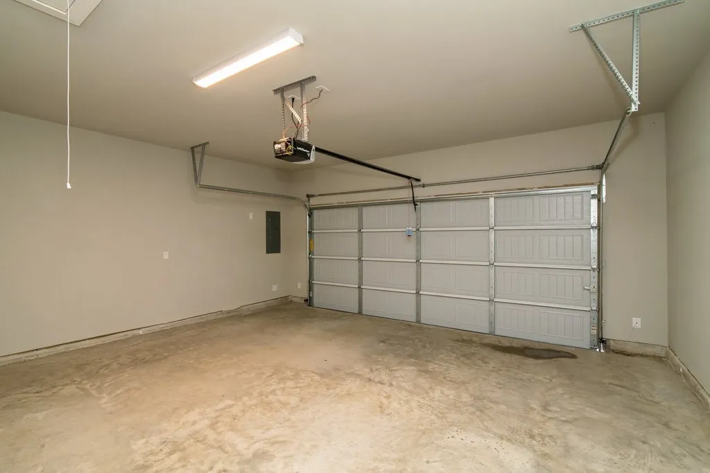Duplex For Rent in Ellis County , 744 Wheatfield Drive, Venus, Texas 76084, 3 Bedroom, 2 Bathroom, 2 Garage spaces, 1,361 Sqft, built in 2023, mls#21393052, Real Estate Agent in Venus, Homes For Rent in Ellis county, Homes For Rent in Venus, Realtor in Venus Texas, Real Estate Brokerage Independent Realty Texas, Luminita Cordes Realtor