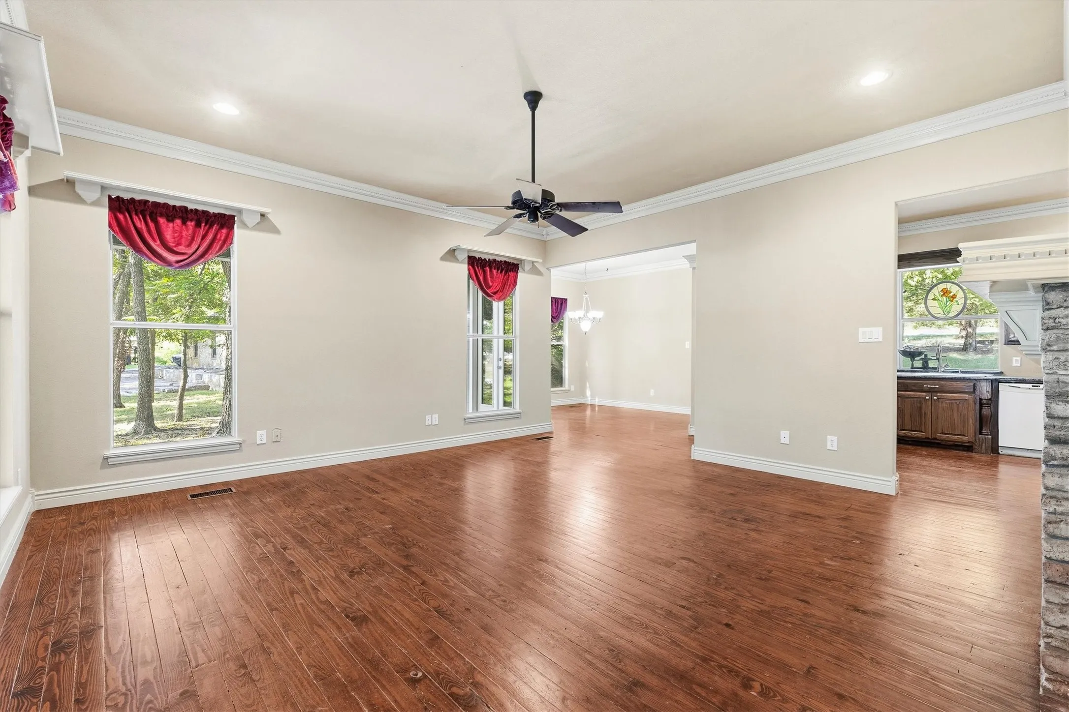 Single Family Residence For Sale in Collin County , 7808 County Road 542, Nevada, Texas 75173, 2 Bedroom, 2 Bathroom, 2 Garage spaces, 1,517 Sqft, built in 2005, mls#21389667, Real Estate Agent in Nevada, Homes For Sale in Collin county, Homes For Sale in Nevada, Realtor in Nevada Texas, Real Estate Brokerage Independent Realty Texas, Luminita Cordes Realtor