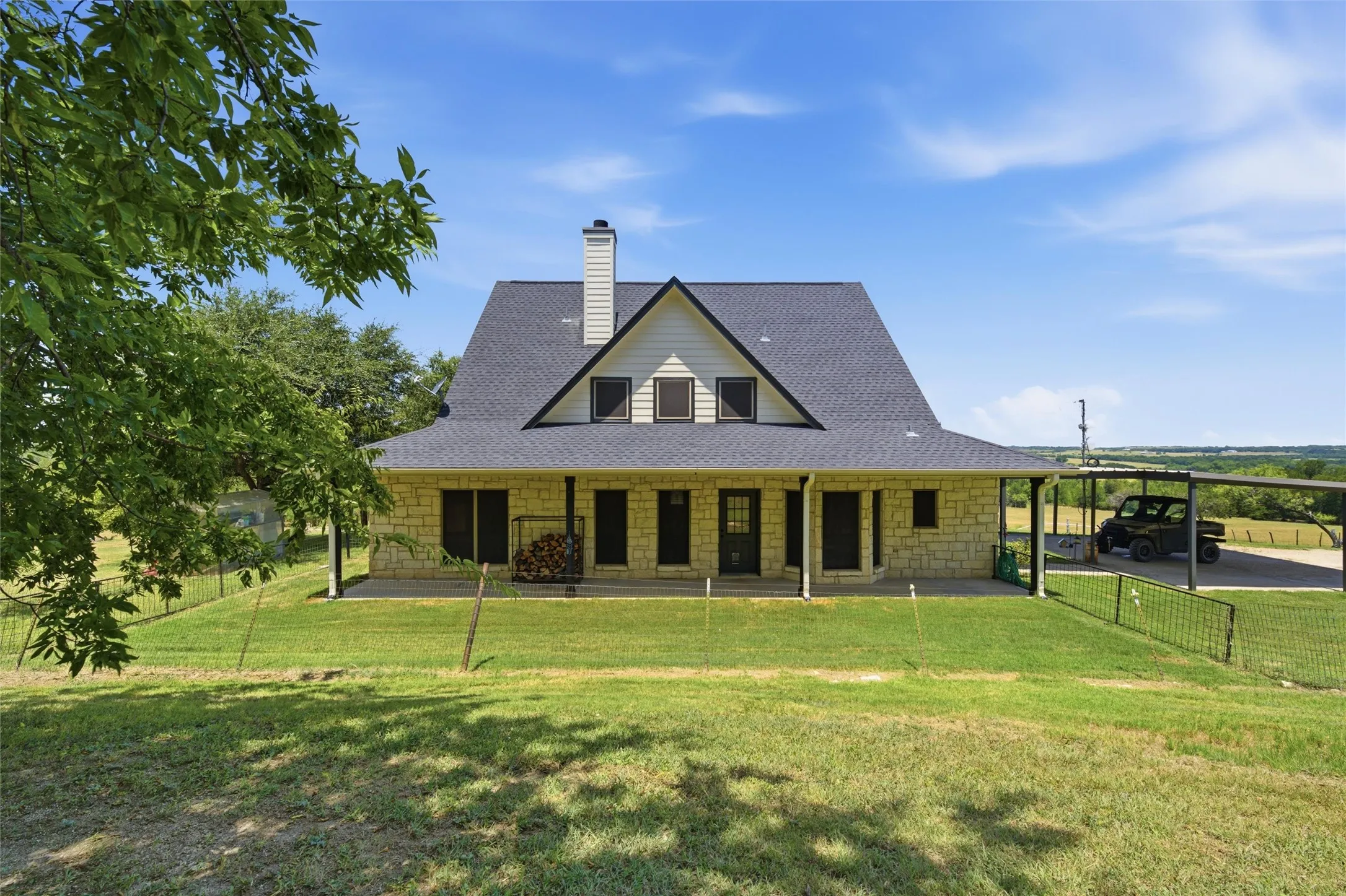 Single Family Residence For Sale in Mc Lennan County , 606 Harding Lane, Moody, Texas 76557, 3 Bedroom, 3 Bathroom, Garage spaces, 2,112 Sqft, built in 2002, mls#21392081, Real Estate Agent in Moody, Homes For Sale in Mc Lennan county, Homes For Sale in Moody, Realtor in Moody Texas, Real Estate Brokerage Independent Realty Texas, Luminita Cordes Realtor
