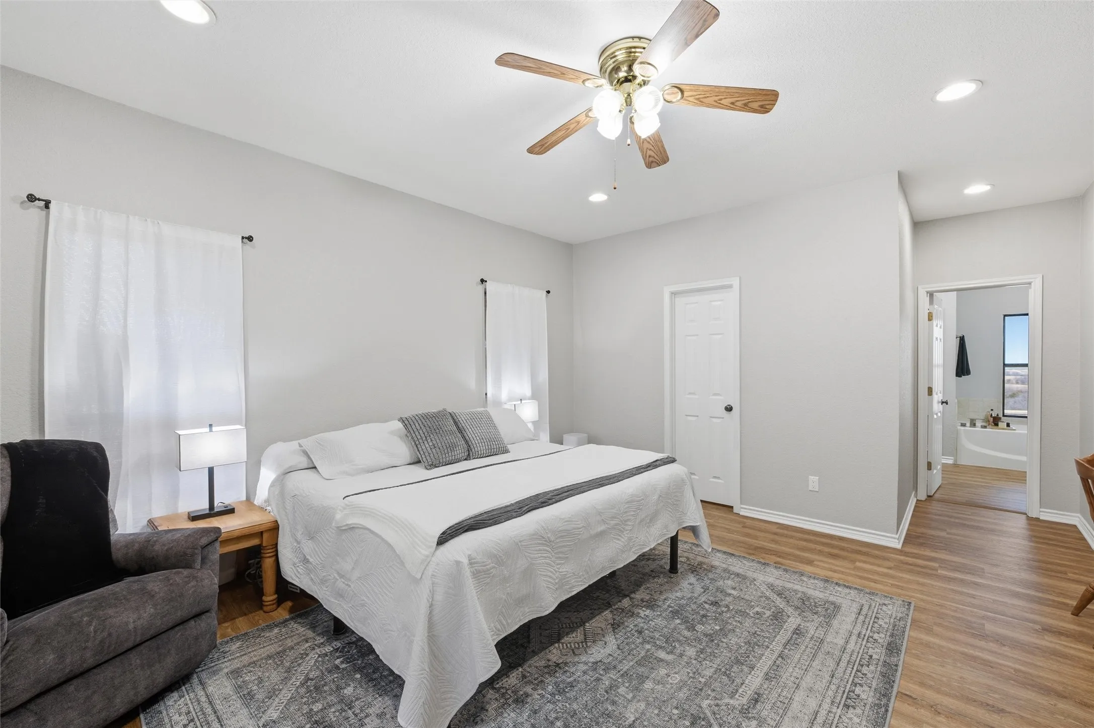 Single Family Residence For Sale in Mc Lennan County , 606 Harding Lane, Moody, Texas 76557, 3 Bedroom, 3 Bathroom, Garage spaces, 2,112 Sqft, built in 2002, mls#21392081, Real Estate Agent in Moody, Homes For Sale in Mc Lennan county, Homes For Sale in Moody, Realtor in Moody Texas, Real Estate Brokerage Independent Realty Texas, Luminita Cordes Realtor