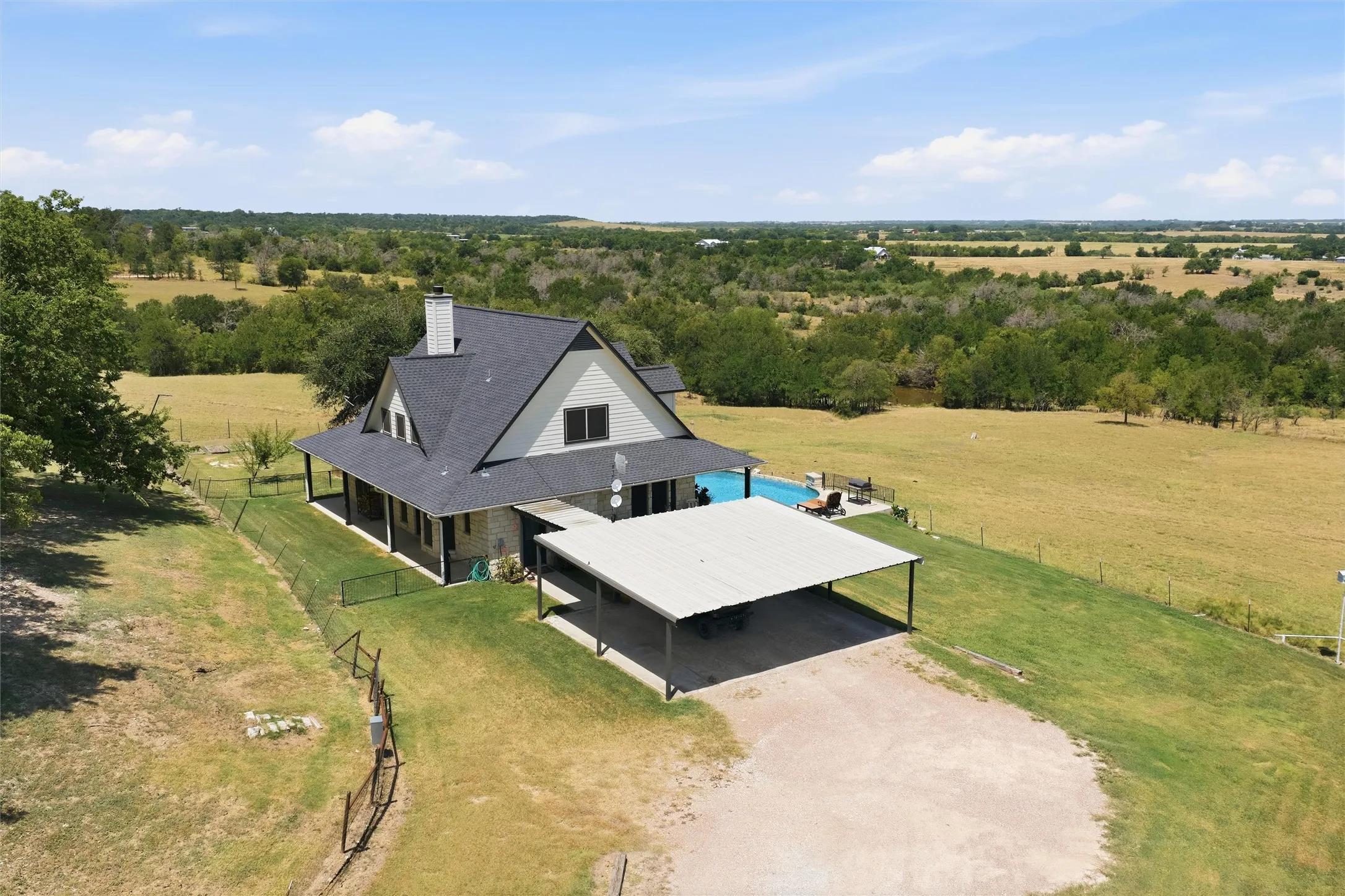 Single Family Residence For Sale in Mc Lennan County , 606 Harding Lane, Moody, Texas 76557, 3 Bedroom, 3 Bathroom, Garage spaces, 2,112 Sqft, built in 2002, mls#21392081, Real Estate Agent in Moody, Homes For Sale in Mc Lennan county, Homes For Sale in Moody, Realtor in Moody Texas, Real Estate Brokerage Independent Realty Texas, Luminita Cordes Realtor