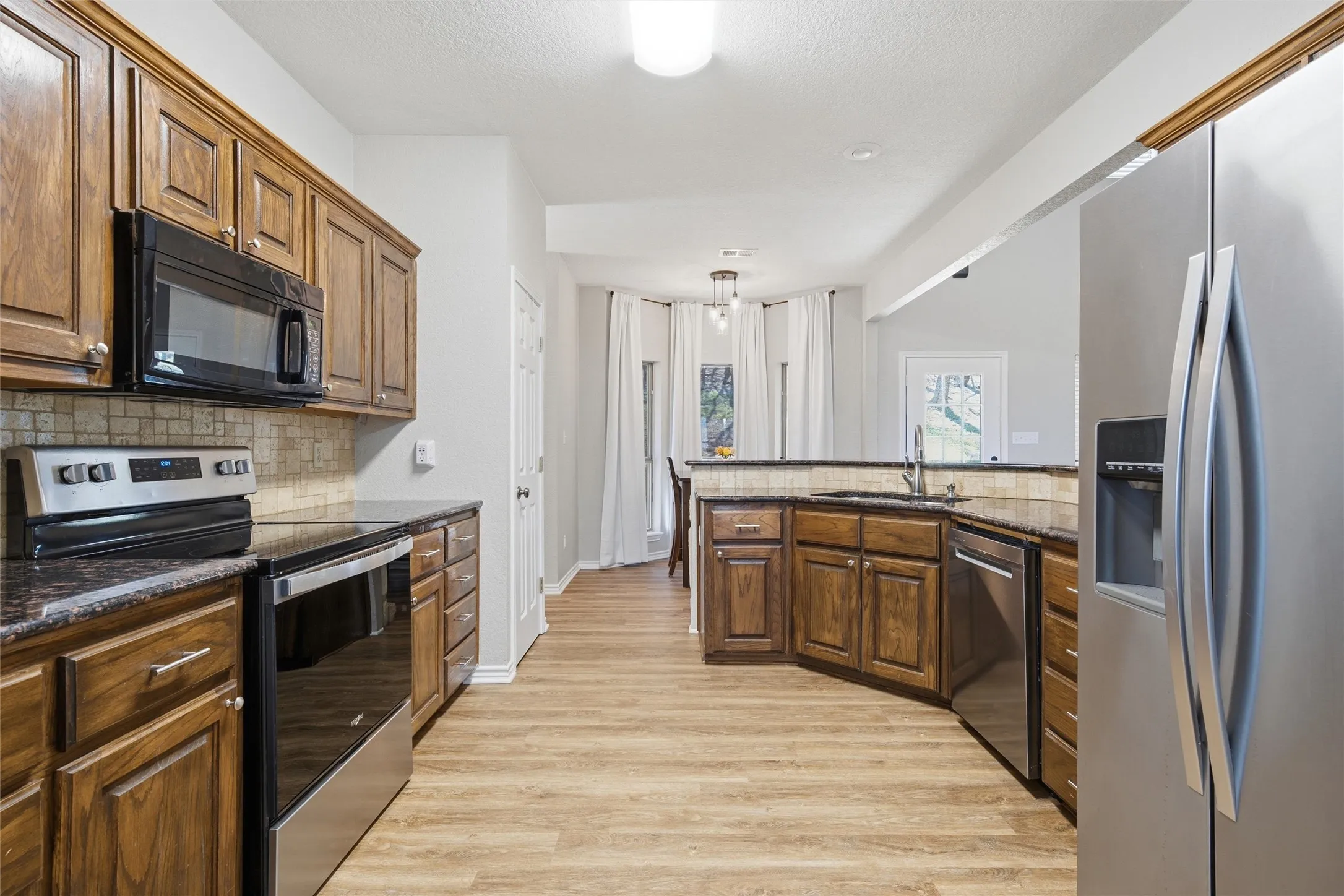 Single Family Residence For Sale in Mc Lennan County , 606 Harding Lane, Moody, Texas 76557, 3 Bedroom, 3 Bathroom, Garage spaces, 2,112 Sqft, built in 2002, mls#21392081, Real Estate Agent in Moody, Homes For Sale in Mc Lennan county, Homes For Sale in Moody, Realtor in Moody Texas, Real Estate Brokerage Independent Realty Texas, Luminita Cordes Realtor