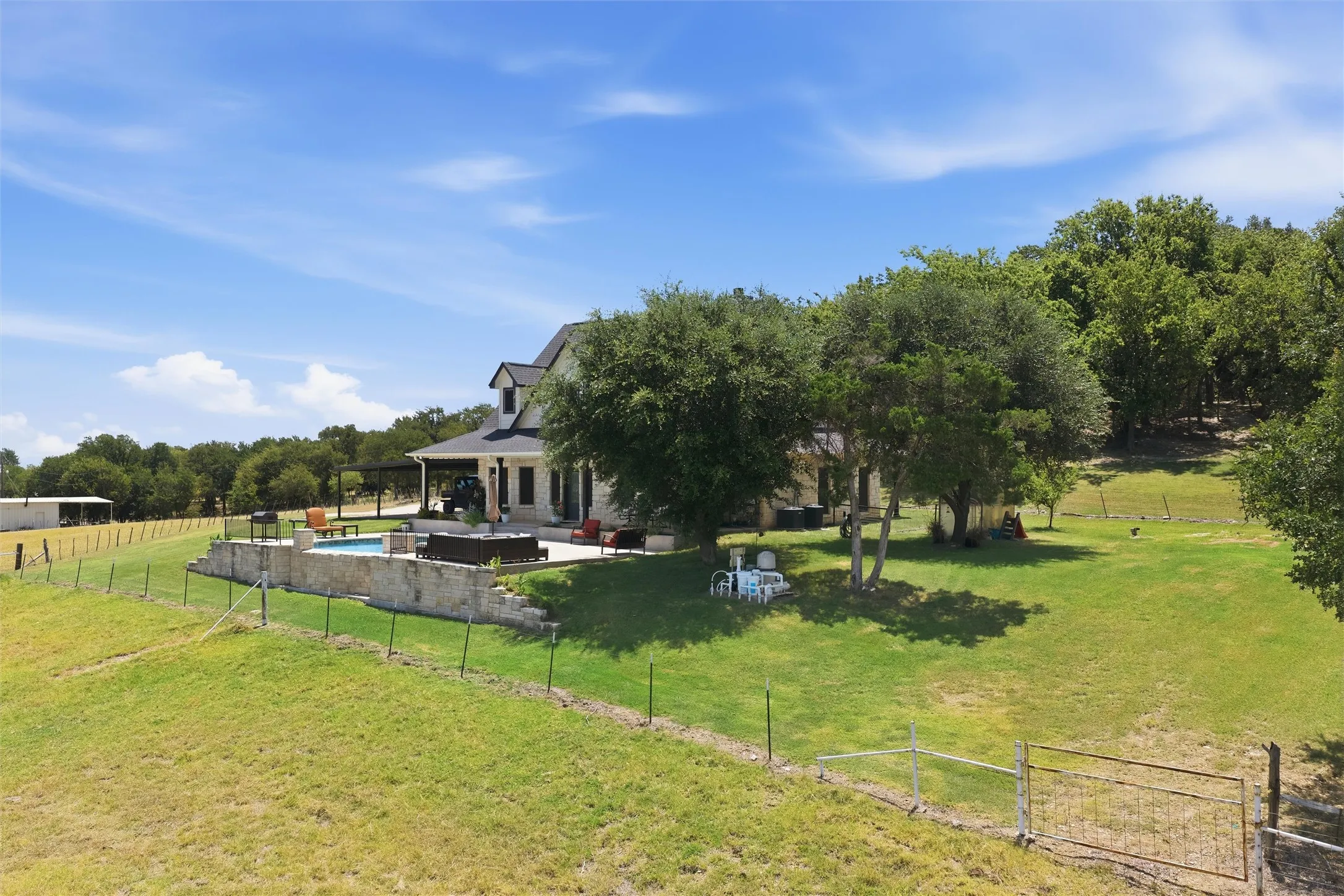 Single Family Residence For Sale in Mc Lennan County , 606 Harding Lane, Moody, Texas 76557, 3 Bedroom, 3 Bathroom, Garage spaces, 2,112 Sqft, built in 2002, mls#21392081, Real Estate Agent in Moody, Homes For Sale in Mc Lennan county, Homes For Sale in Moody, Realtor in Moody Texas, Real Estate Brokerage Independent Realty Texas, Luminita Cordes Realtor