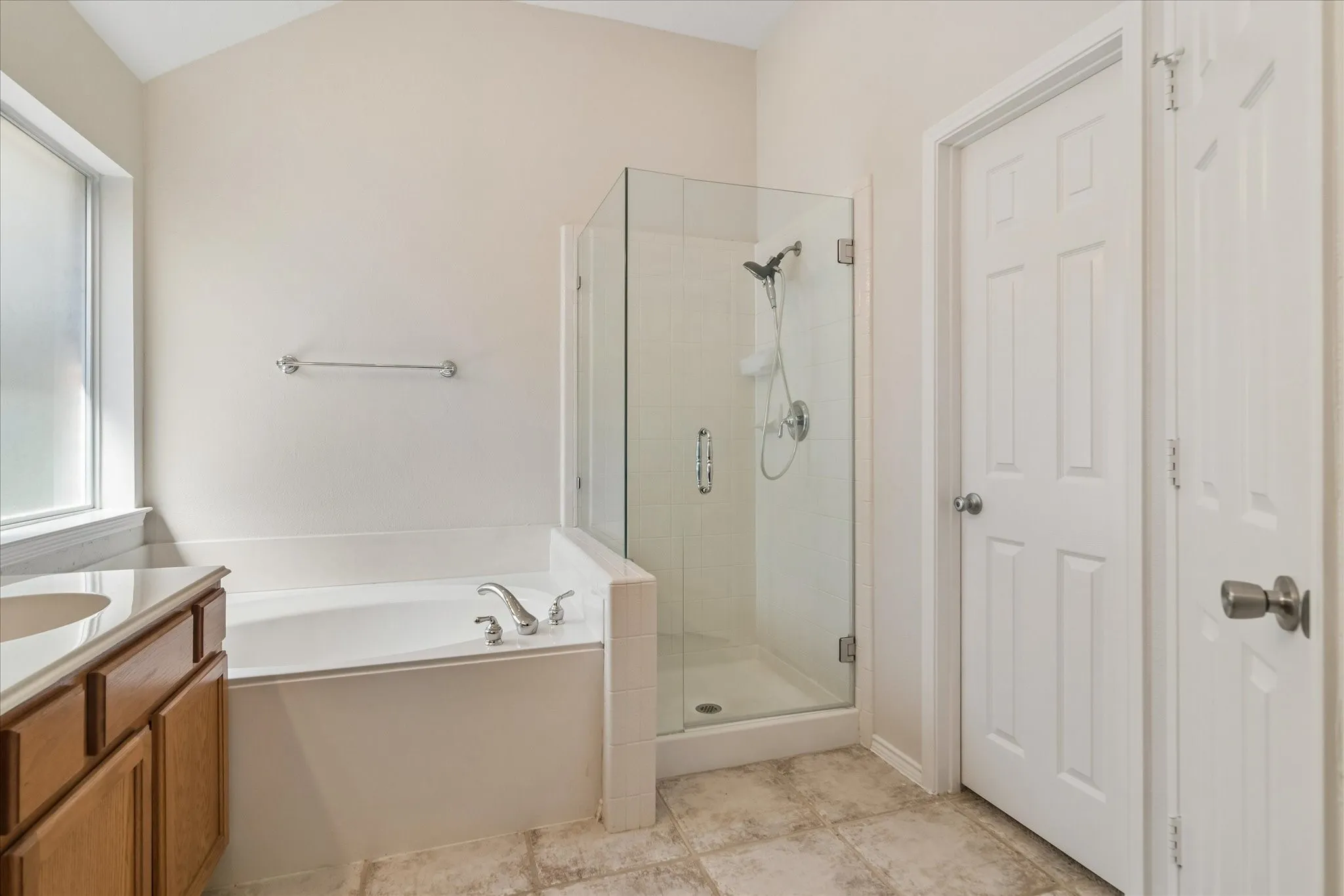 Single Family Residence For Sale in Denton County , 1699 Garrison Drive, Frisco, Texas 75033, 4 Bedroom, 2 Bathroom, 2 Garage spaces, 1,986 Sqft, built in 2000, mls#21392901, Real Estate Agent in Frisco, Homes For Sale in Denton county, Homes For Sale in Frisco, Realtor in Frisco Texas, Real Estate Brokerage Independent Realty Texas, Luminita Cordes Realtor