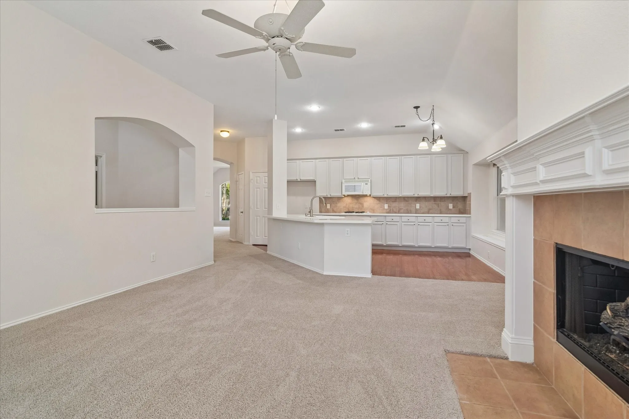 Single Family Residence For Sale in Denton County , 1699 Garrison Drive, Frisco, Texas 75033, 4 Bedroom, 2 Bathroom, 2 Garage spaces, 1,986 Sqft, built in 2000, mls#21392901, Real Estate Agent in Frisco, Homes For Sale in Denton county, Homes For Sale in Frisco, Realtor in Frisco Texas, Real Estate Brokerage Independent Realty Texas, Luminita Cordes Realtor