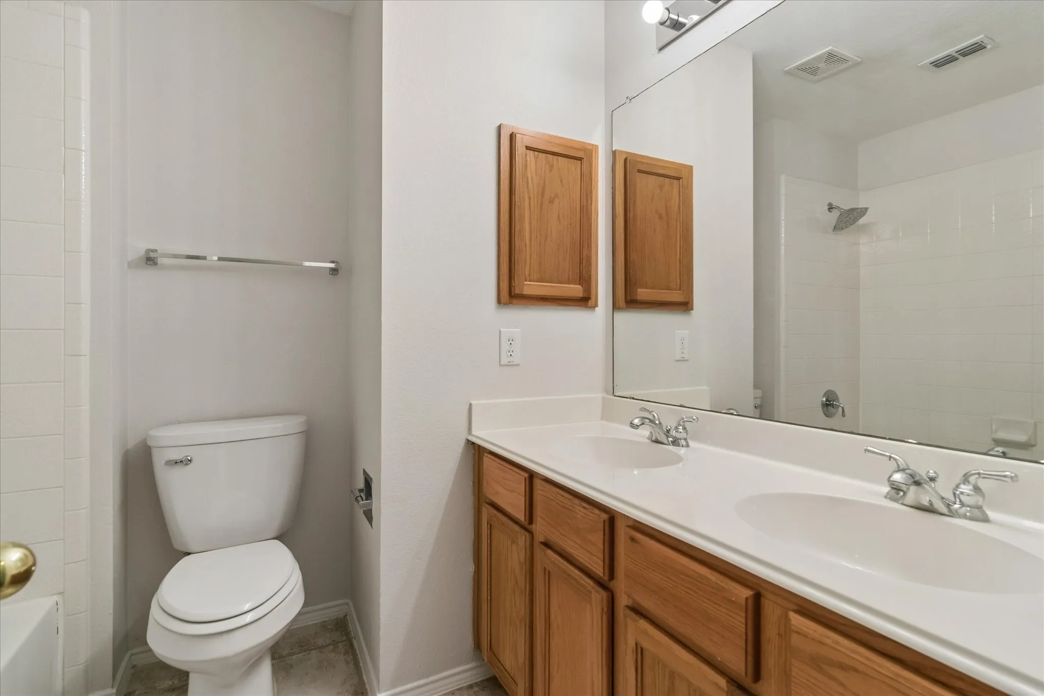 Single Family Residence For Sale in Denton County , 1699 Garrison Drive, Frisco, Texas 75033, 4 Bedroom, 2 Bathroom, 2 Garage spaces, 1,986 Sqft, built in 2000, mls#21392901, Real Estate Agent in Frisco, Homes For Sale in Denton county, Homes For Sale in Frisco, Realtor in Frisco Texas, Real Estate Brokerage Independent Realty Texas, Luminita Cordes Realtor