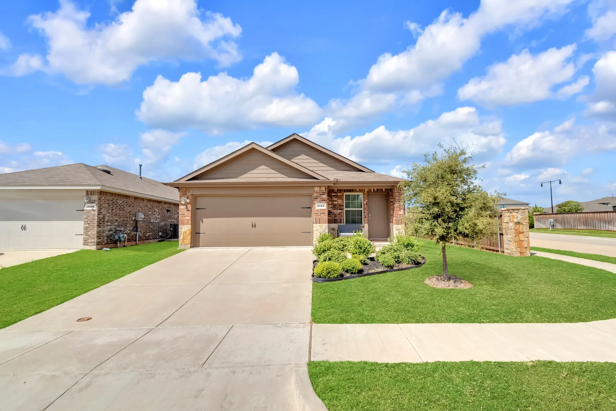 Single Family Residence For Sale in Kaufman County , 1134 Norias Drive, Forney, Texas 75126, 3 Bedroom, 2 Bathroom, 2 Garage spaces, 1,586 Sqft, built in 2022, mls#21392812, Real Estate Agent in Forney, Homes For Sale in Kaufman county, Homes For Sale in Forney, Realtor in Forney Texas, Real Estate Brokerage Independent Realty Texas, Luminita Cordes Realtor