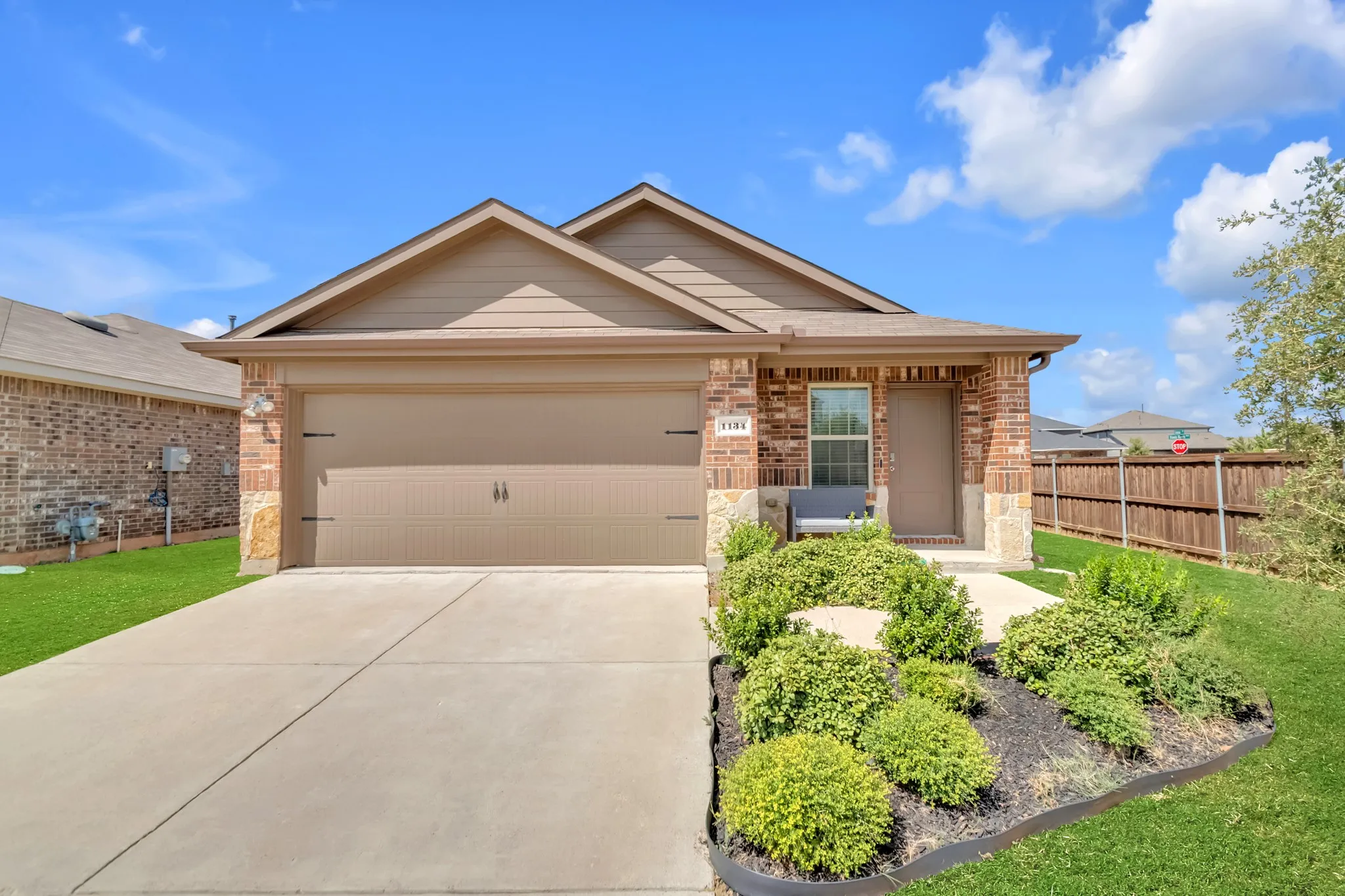 Single Family Residence For Sale in Kaufman County , 1134 Norias Drive, Forney, Texas 75126, 3 Bedroom, 2 Bathroom, 2 Garage spaces, 1,586 Sqft, built in 2022, mls#21392812, Real Estate Agent in Forney, Homes For Sale in Kaufman county, Homes For Sale in Forney, Realtor in Forney Texas, Real Estate Brokerage Independent Realty Texas, Luminita Cordes Realtor