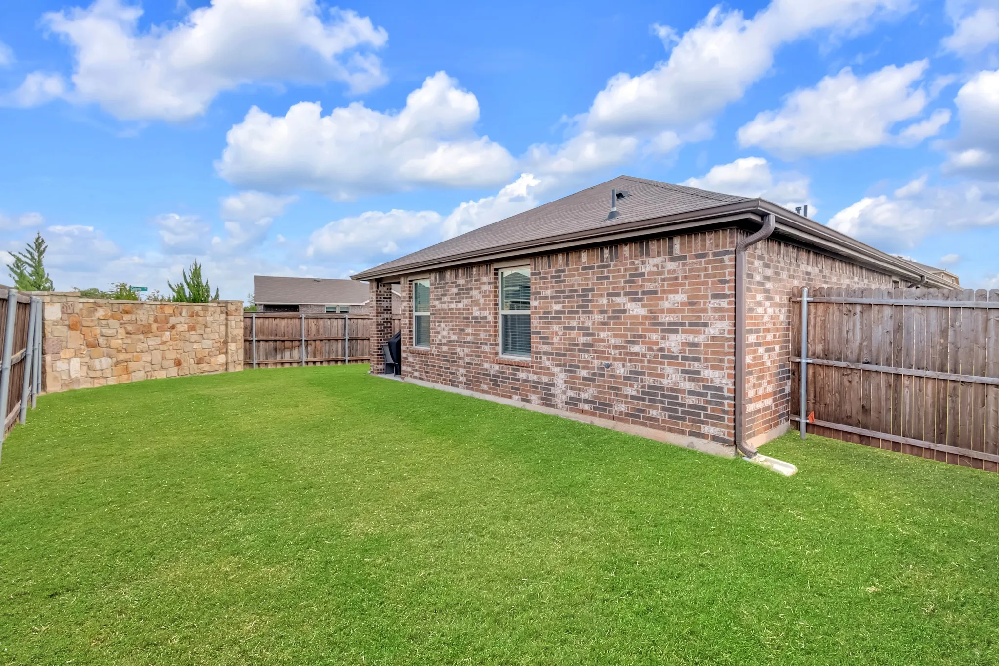 Single Family Residence For Sale in Kaufman County , 1134 Norias Drive, Forney, Texas 75126, 3 Bedroom, 2 Bathroom, 2 Garage spaces, 1,586 Sqft, built in 2022, mls#21392812, Real Estate Agent in Forney, Homes For Sale in Kaufman county, Homes For Sale in Forney, Realtor in Forney Texas, Real Estate Brokerage Independent Realty Texas, Luminita Cordes Realtor