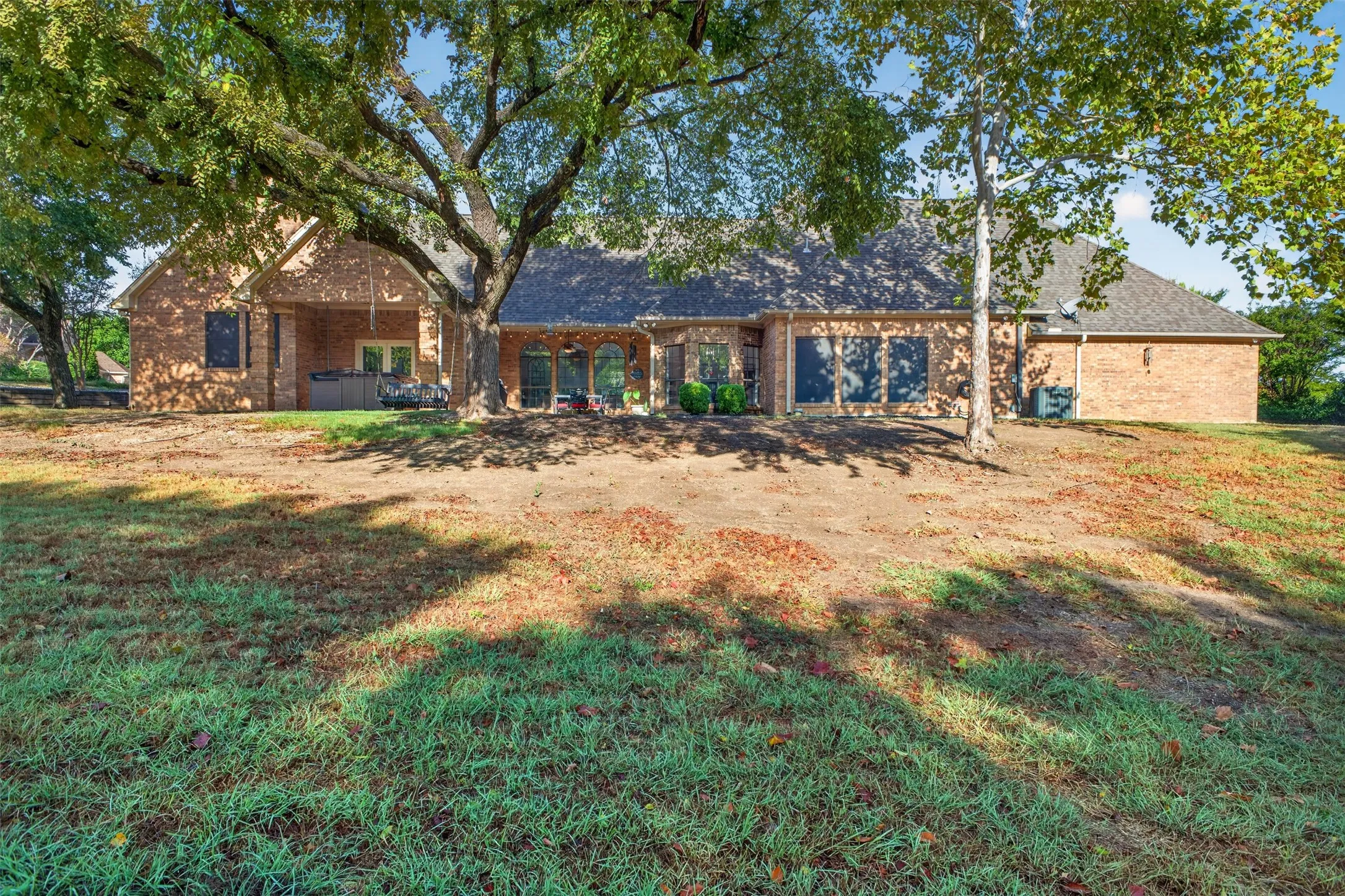 Single Family Residence For Sale in Ellis County , 603 Valley View Court, Ovilla, Texas 75154, 4 Bedroom, 3 Bathroom, 3 Garage spaces, 2,853 Sqft, built in 1985, mls#21385336, Real Estate Agent in Ovilla, Homes For Sale in Ellis county, Homes For Sale in Ovilla, Realtor in Ovilla Texas, Real Estate Brokerage Independent Realty Texas, Luminita Cordes Realtor