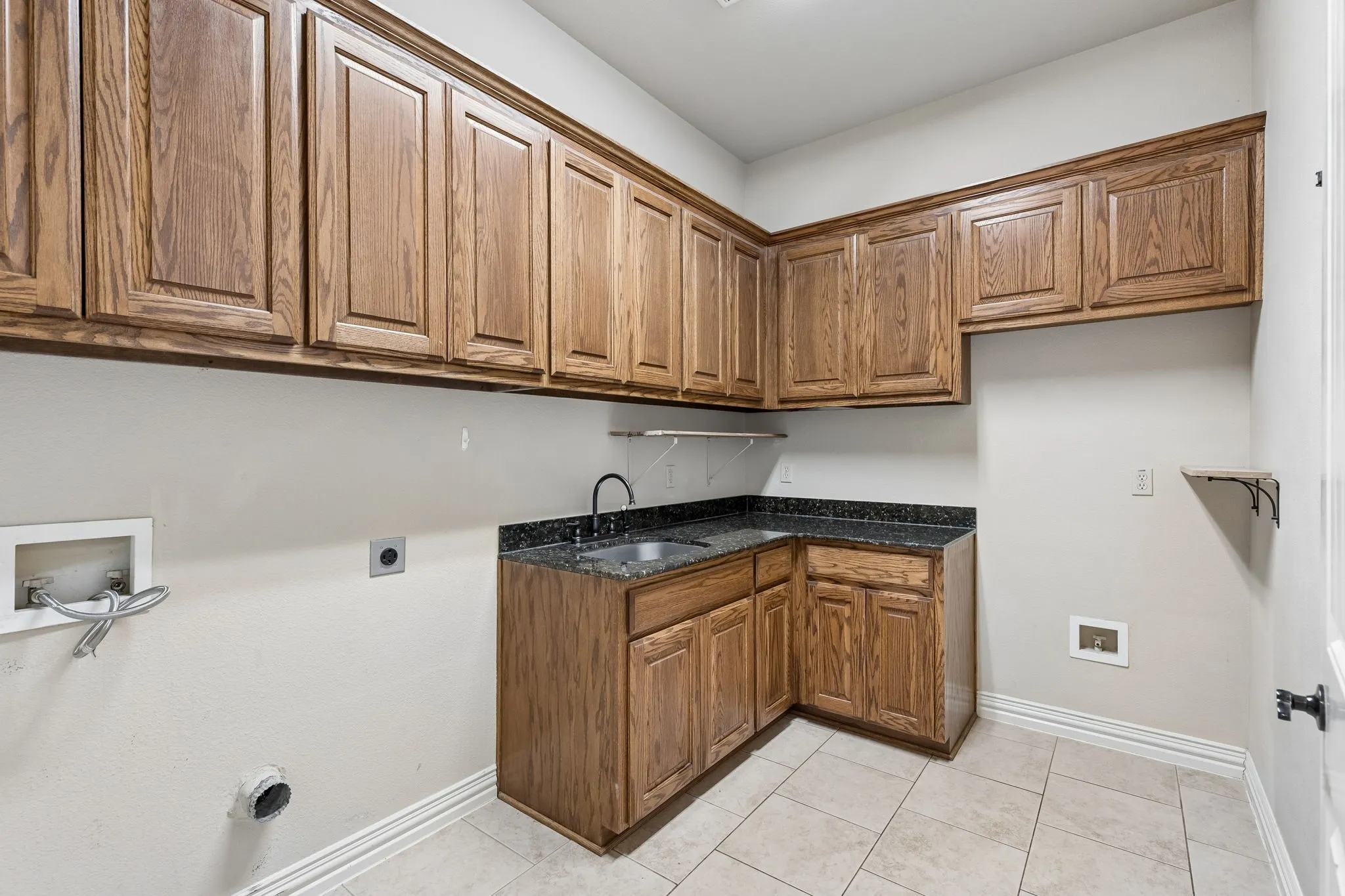 Single Family Residence For Sale in Collin County , 1929 Canyon Road, Celina, Texas 75009, 4 Bedroom, 4 Bathroom, 3 Garage spaces, 3,597 Sqft, built in 2011, mls#21391666, Real Estate Agent in Celina, Homes For Sale in Collin county, Homes For Sale in Celina, Realtor in Celina Texas, Real Estate Brokerage Independent Realty Texas, Luminita Cordes Realtor