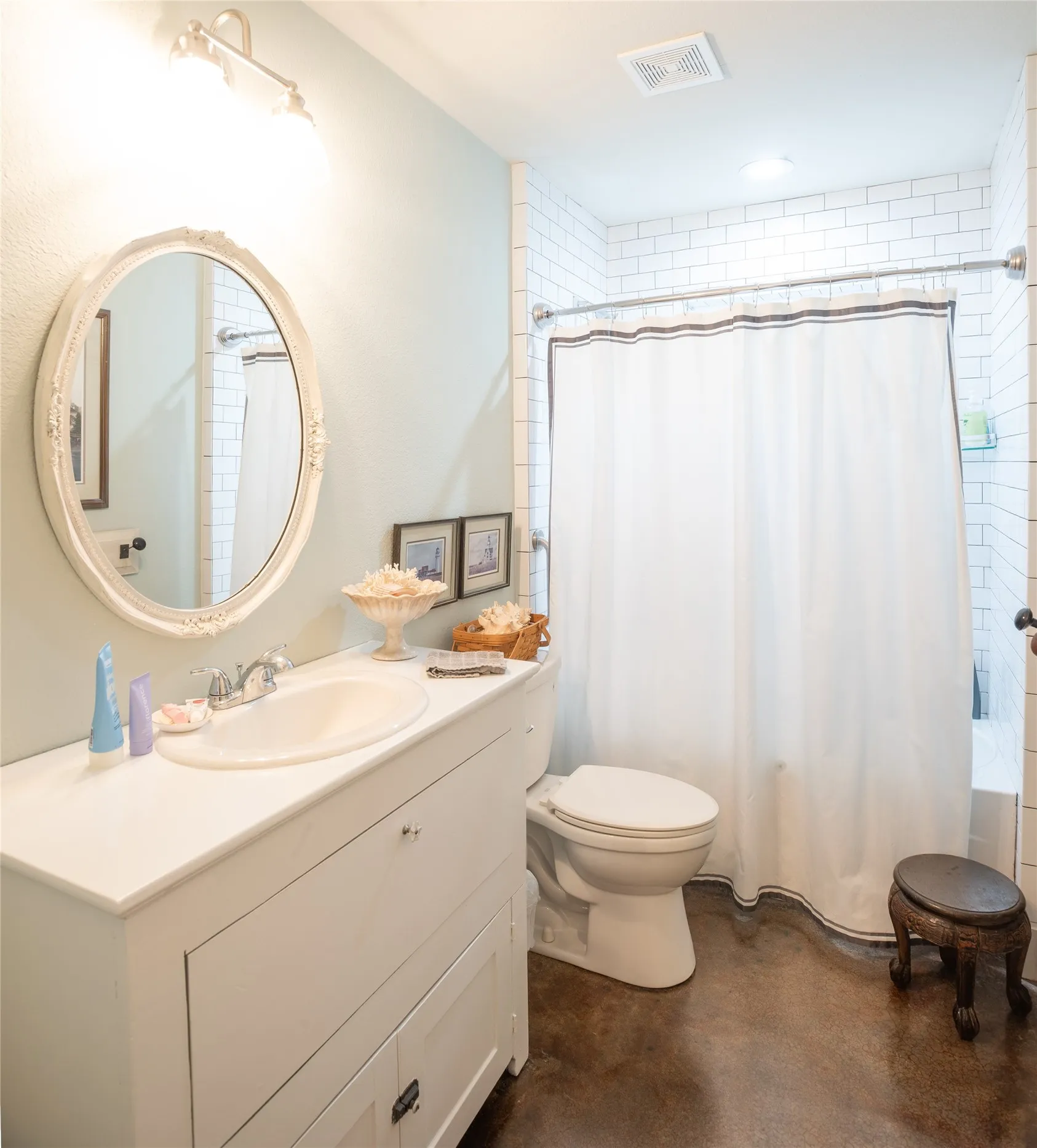 Single Family Residence For Sale in Grayson County , 1600 W Day Street, Denison, Texas 75020, 3 Bedroom, 2 Bathroom, 2 Garage spaces, 1,603 Sqft, built in 2019, mls#21391761, Real Estate Agent in Denison, Homes For Sale in Grayson county, Homes For Sale in Denison, Realtor in Denison Texas, Real Estate Brokerage Independent Realty Texas, Luminita Cordes Realtor