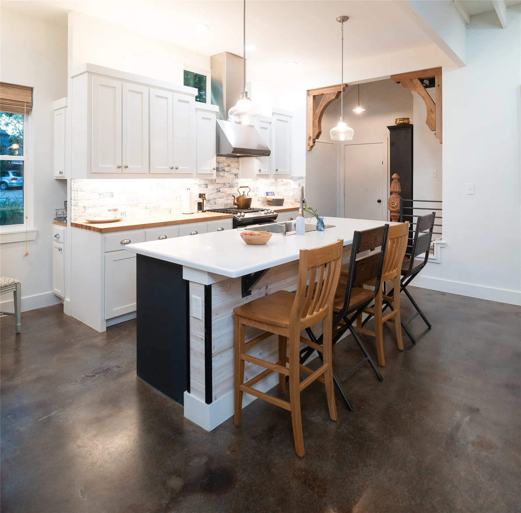 Single Family Residence For Sale in Grayson County , 1600 W Day Street, Denison, Texas 75020, 3 Bedroom, 2 Bathroom, 2 Garage spaces, 1,603 Sqft, built in 2019, mls#21391761, Real Estate Agent in Denison, Homes For Sale in Grayson county, Homes For Sale in Denison, Realtor in Denison Texas, Real Estate Brokerage Independent Realty Texas, Luminita Cordes Realtor