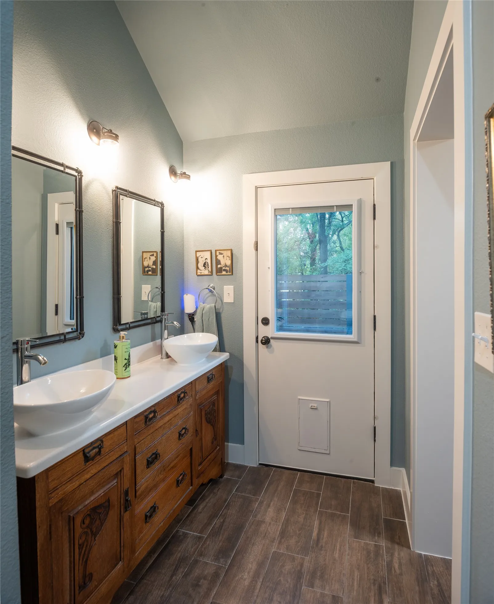 Single Family Residence For Sale in Grayson County , 1600 W Day Street, Denison, Texas 75020, 3 Bedroom, 2 Bathroom, 2 Garage spaces, 1,603 Sqft, built in 2019, mls#21391761, Real Estate Agent in Denison, Homes For Sale in Grayson county, Homes For Sale in Denison, Realtor in Denison Texas, Real Estate Brokerage Independent Realty Texas, Luminita Cordes Realtor