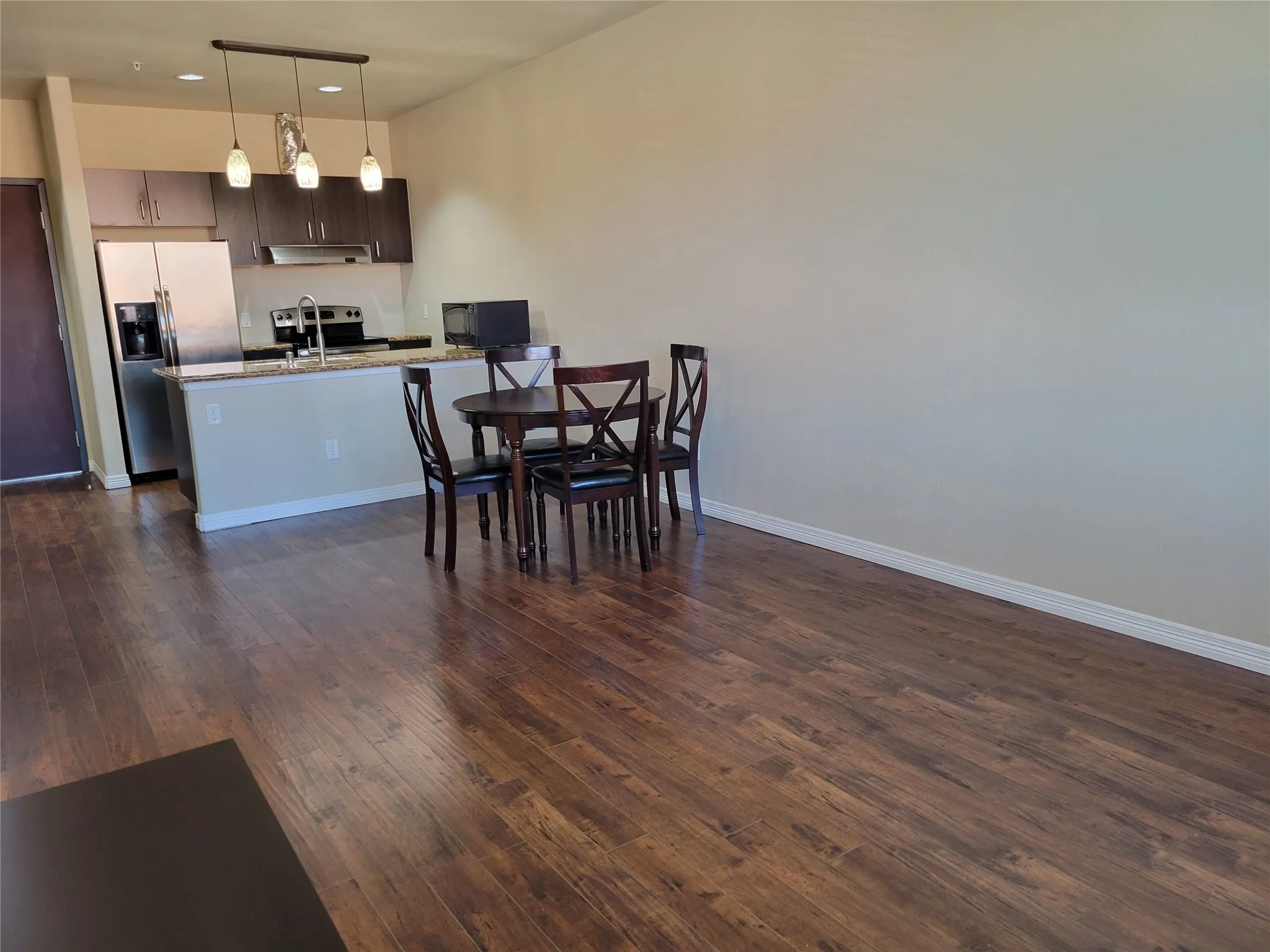 Condominium For Rent in Dallas County , 1100 Trinity Mills 2005, Carrollton, Texas 75006, 1 Bedroom, 1 Bathroom, 1 Garage spaces, 700 Sqft, built in 2012, mls#21393028, Real Estate Agent in Carrollton, Homes For Rent in Dallas county, Homes For Rent in Carrollton, Realtor in Carrollton Texas, Real Estate Brokerage Independent Realty Texas, Luminita Cordes Realtor