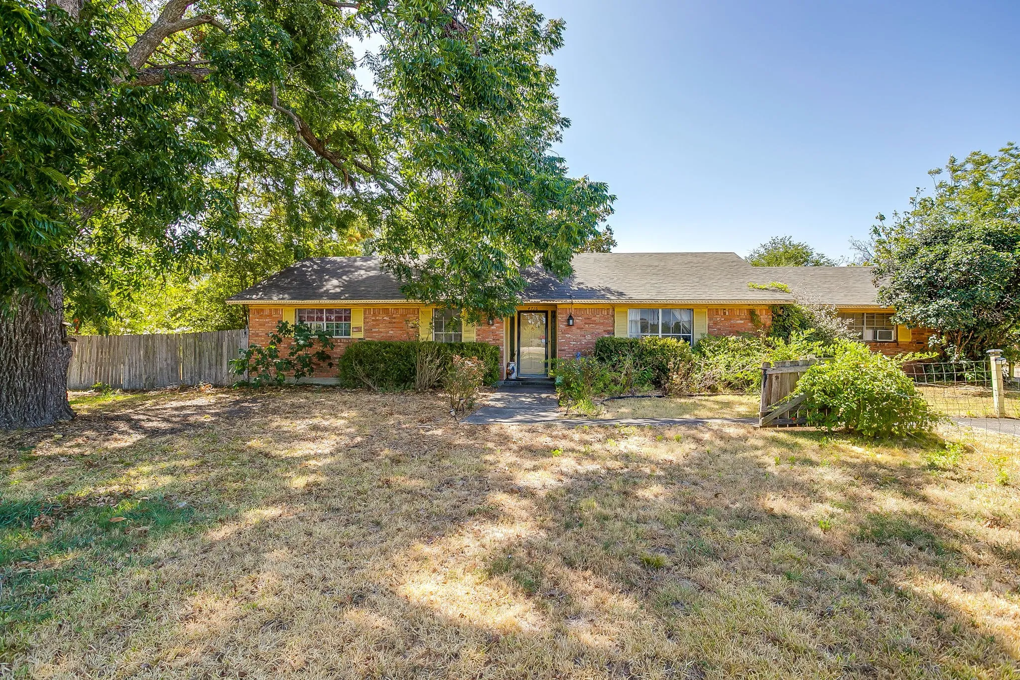 Improved Land For Sale in Denton County , 4716 E University Drive, Denton, Texas 76208, 0, 0, Garage spaces, 0 Sqft, built in 1963, mls#21392712, Real Estate Agent in Denton, Homes For Sale in Denton county, Homes For Sale in Denton, Realtor in Denton Texas, Real Estate Brokerage Independent Realty Texas, Luminita Cordes Realtor