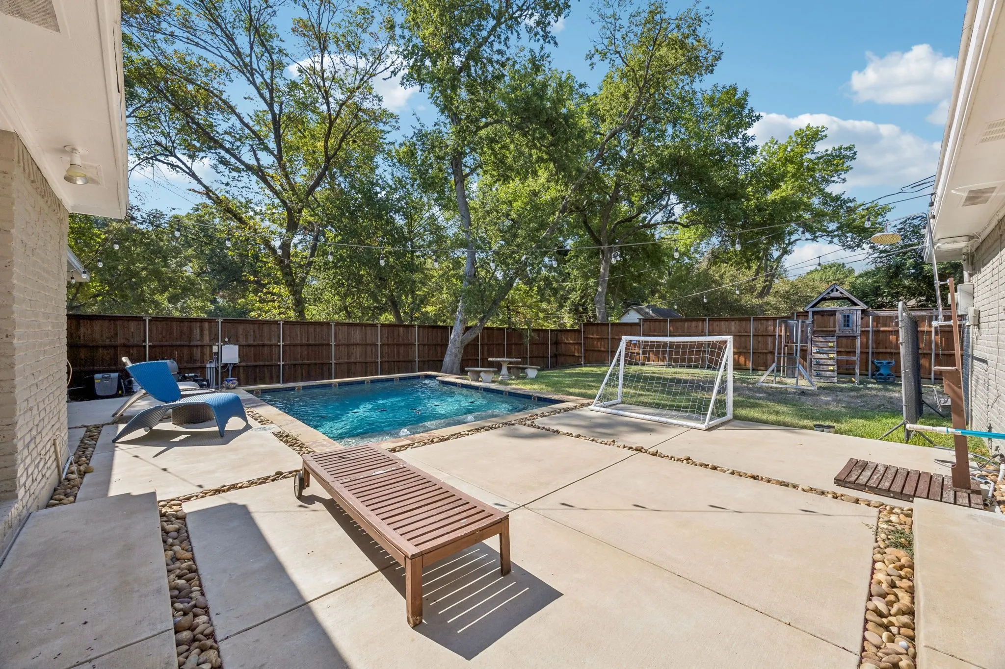 Single Family Residence For Sale in Dallas County , 8380 San Cristobal Drive, Dallas, Texas 75218, 3 Bedroom, 3 Bathroom, 2 Garage spaces, 2,416 Sqft, built in 1963, mls#21383246, Real Estate Agent in Dallas, Homes For Sale in Dallas county, Homes For Sale in Dallas, Realtor in Dallas Texas, Real Estate Brokerage Independent Realty Texas, Luminita Cordes Realtor