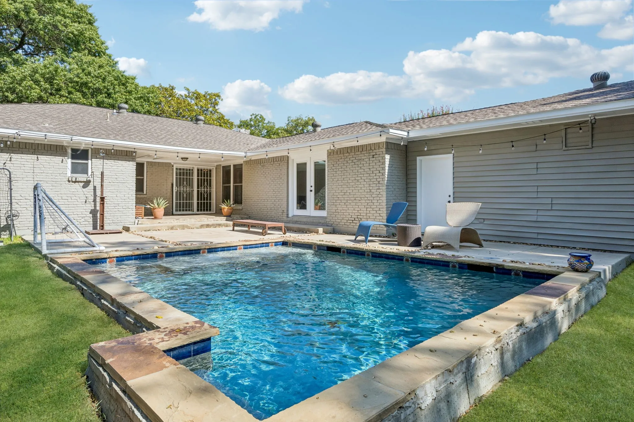 Single Family Residence For Sale in Dallas County , 8380 San Cristobal Drive, Dallas, Texas 75218, 3 Bedroom, 3 Bathroom, 2 Garage spaces, 2,416 Sqft, built in 1963, mls#21383246, Real Estate Agent in Dallas, Homes For Sale in Dallas county, Homes For Sale in Dallas, Realtor in Dallas Texas, Real Estate Brokerage Independent Realty Texas, Luminita Cordes Realtor